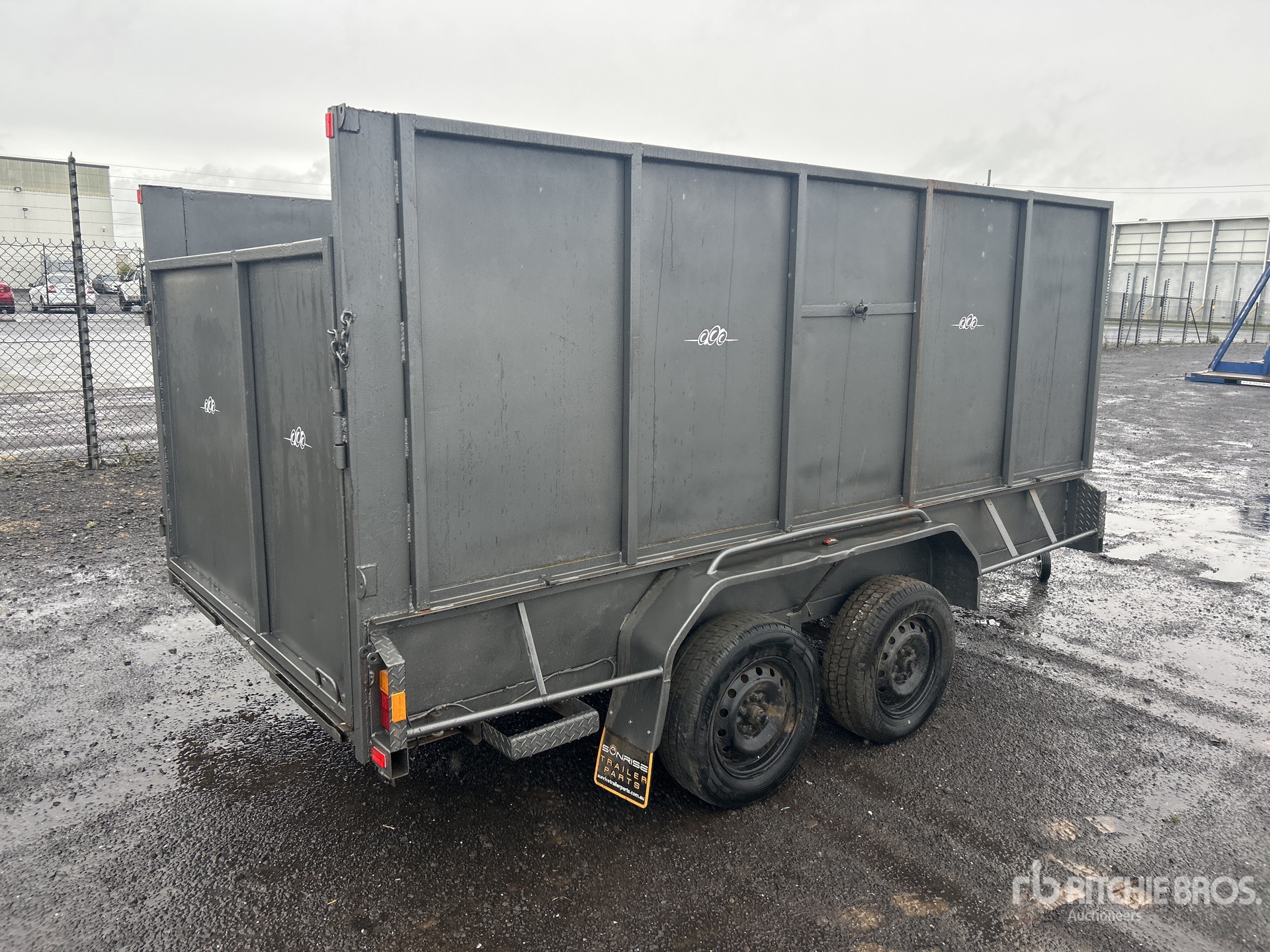 General Appearance with Picture, Left Rear Corner