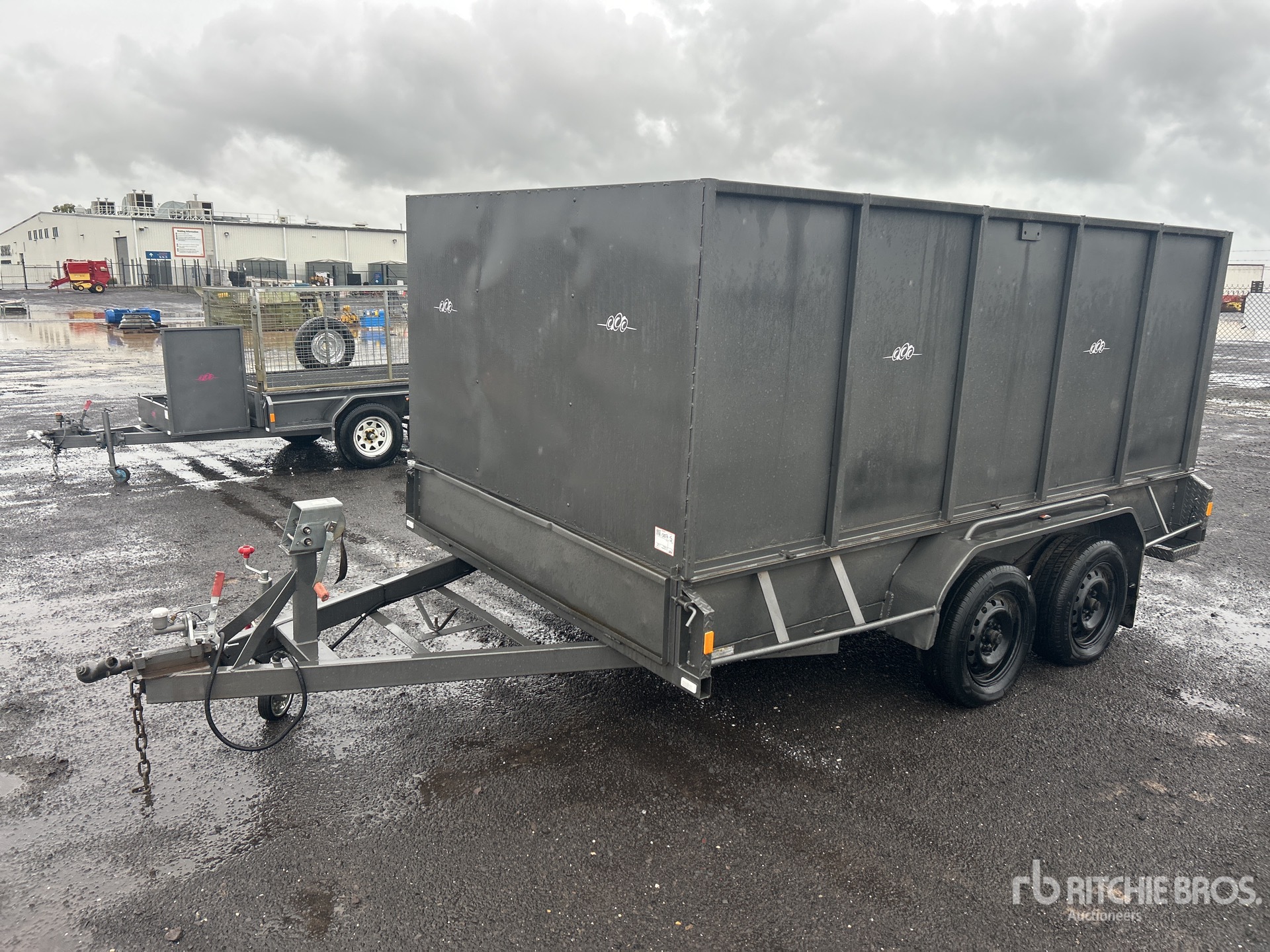 General Appearance with Picture, Right Front Corner