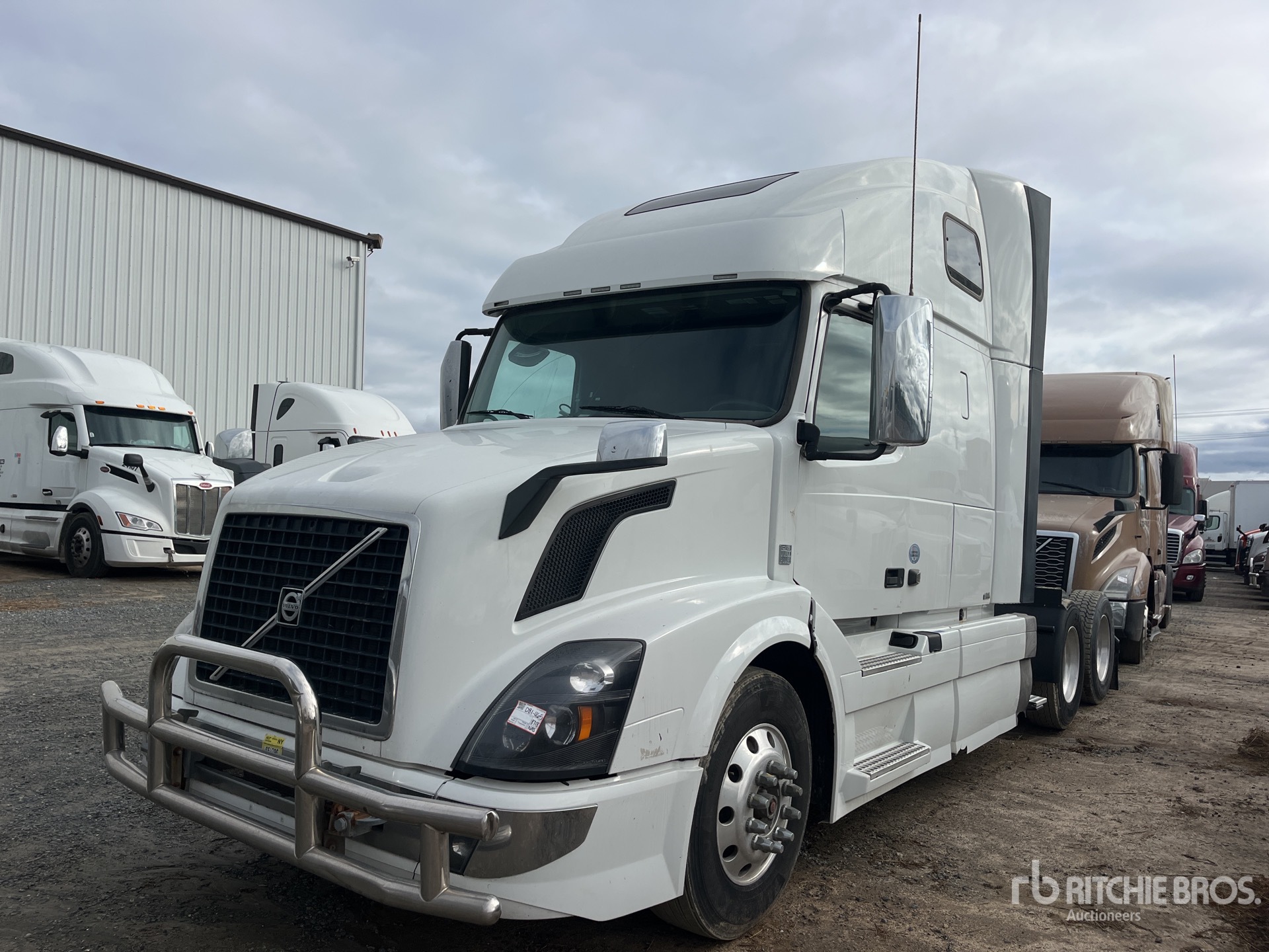 General Appearance with Foto, angolo anteriore sinistro