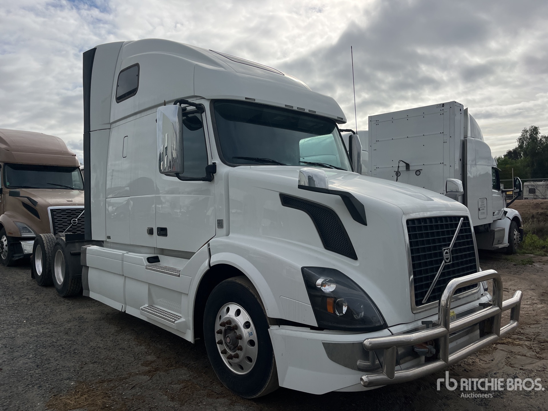 General Appearance with Foto, angolo anteriore destro