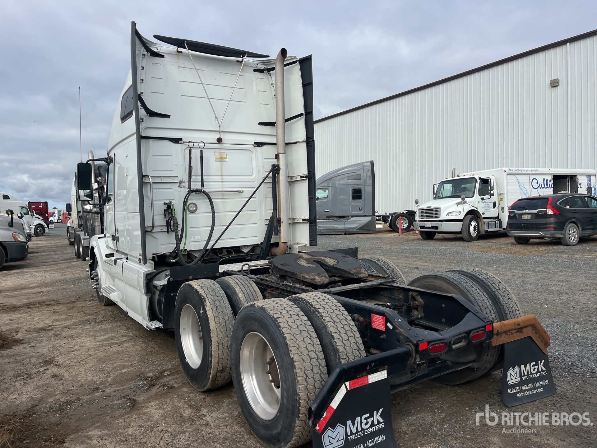 General Appearance with Foto, angolo posteriore sinistro