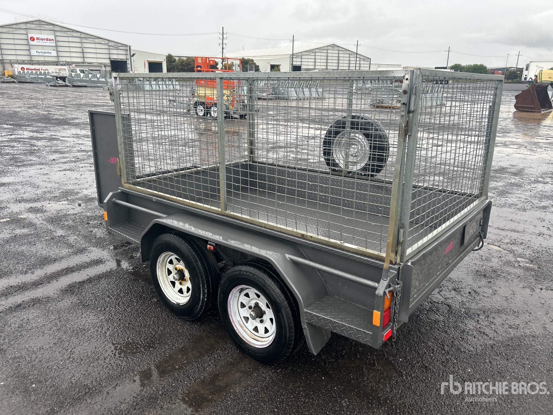 General Appearance with Picture, Right Rear Corner