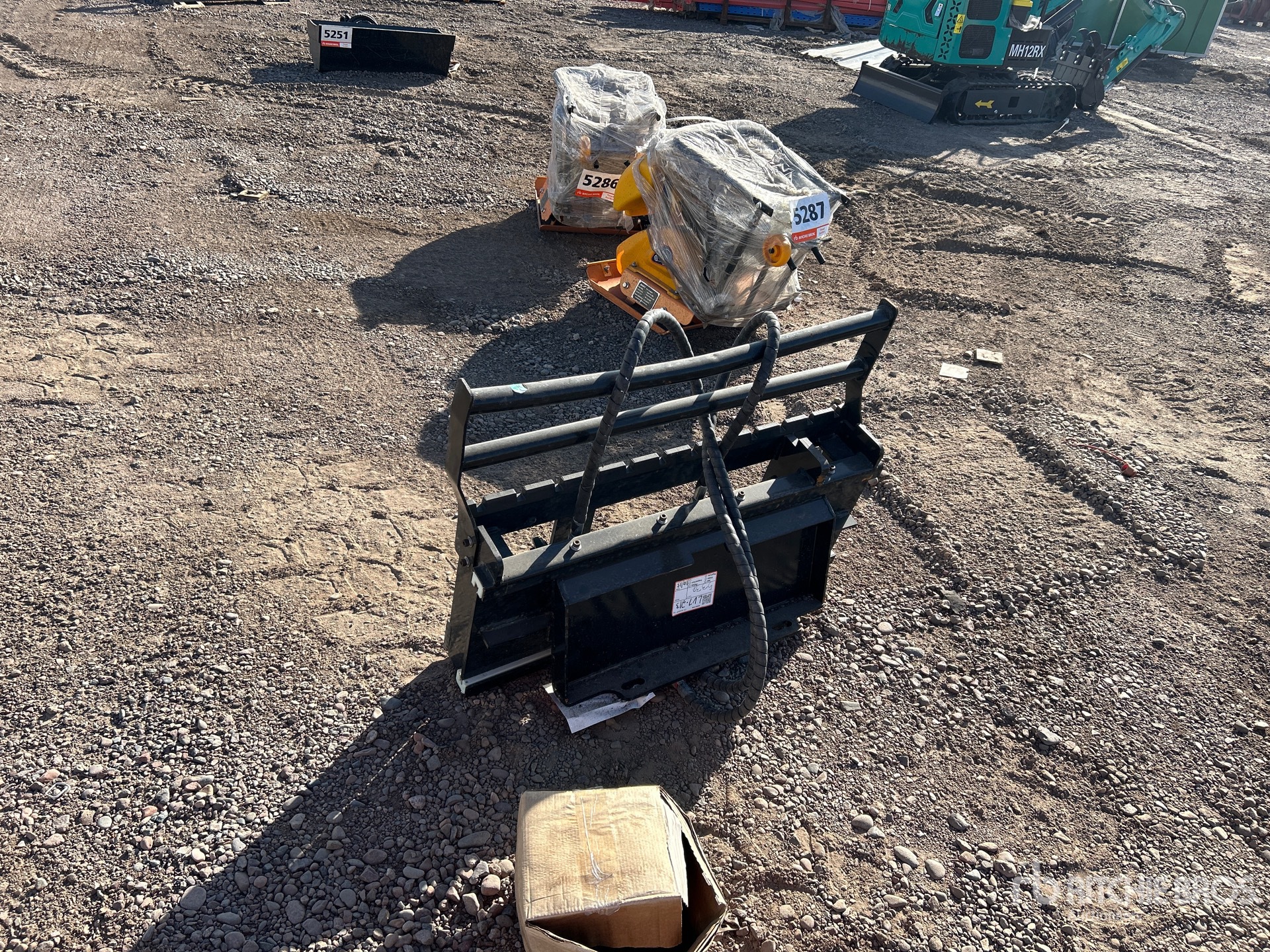 General Appearance with Picture, Left Front Corner