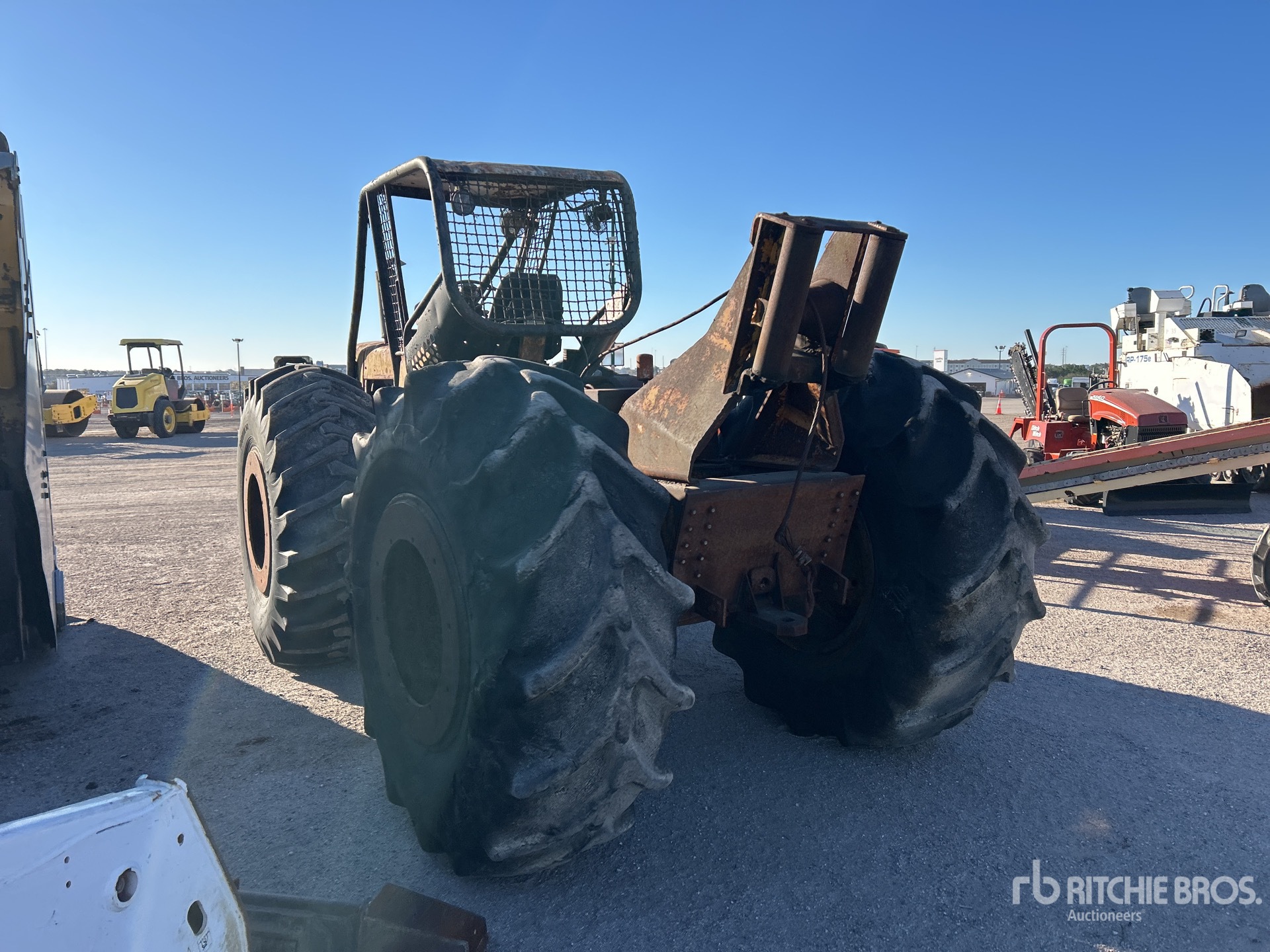 General Appearance with Foto, angolo posteriore sinistro