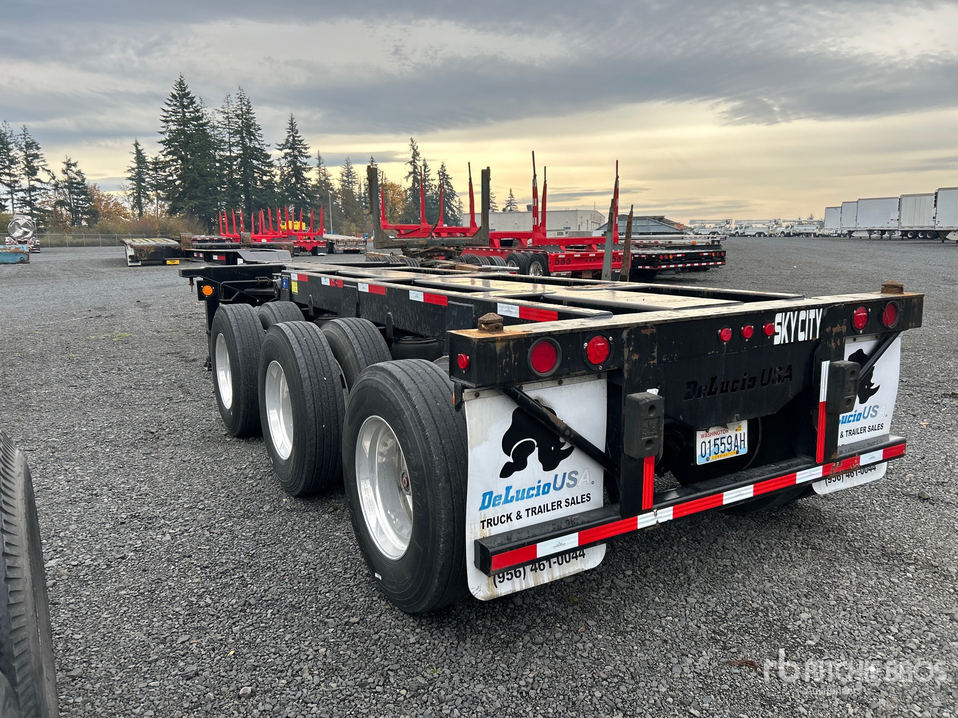 General Appearance with Bild, Ecke hinten links