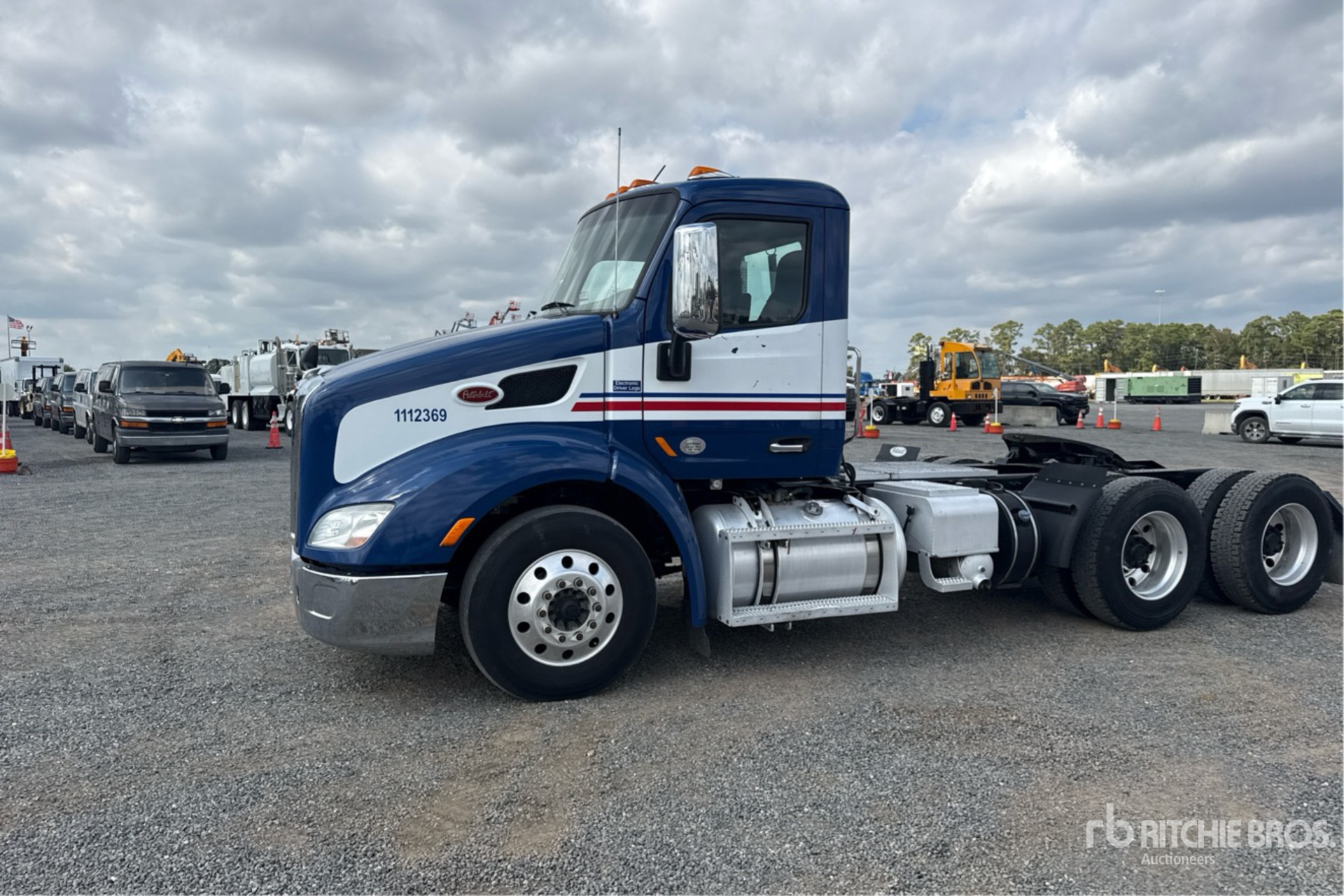 Aspect général with Image, coin avant gauche