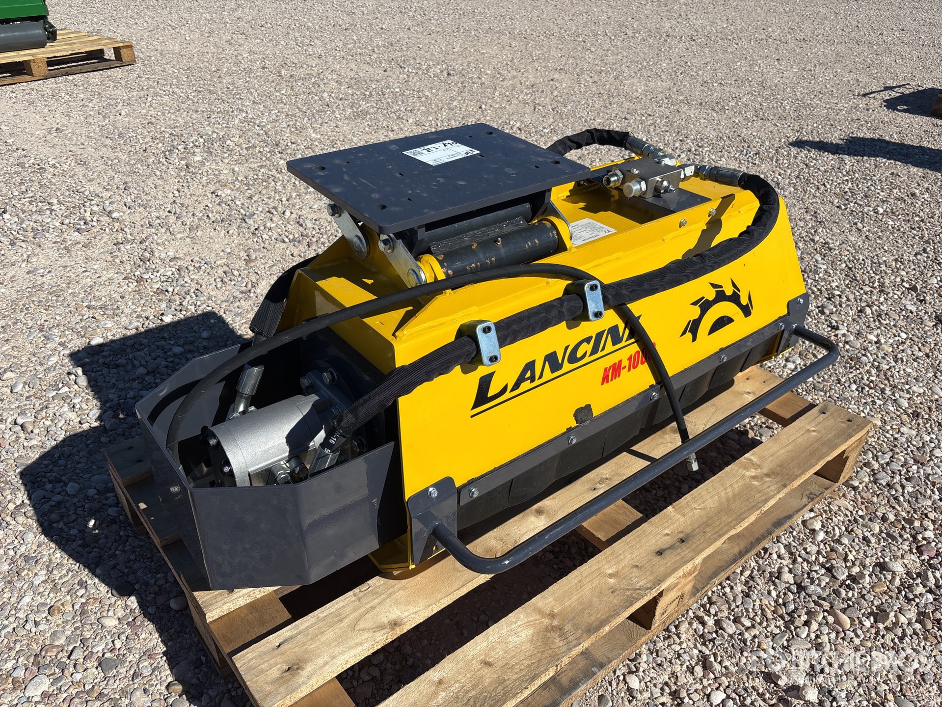 General Appearance with Bild, Ecke vorne links