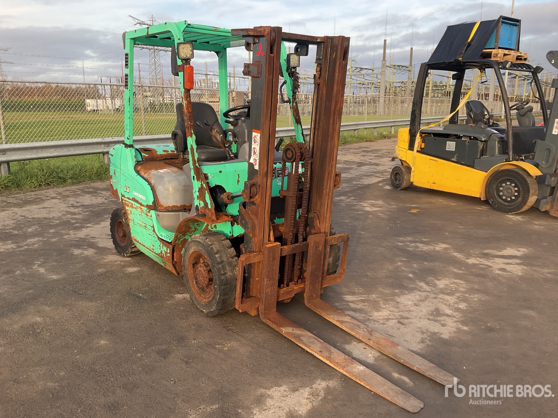 General Appearance with Picture, Right Front Corner