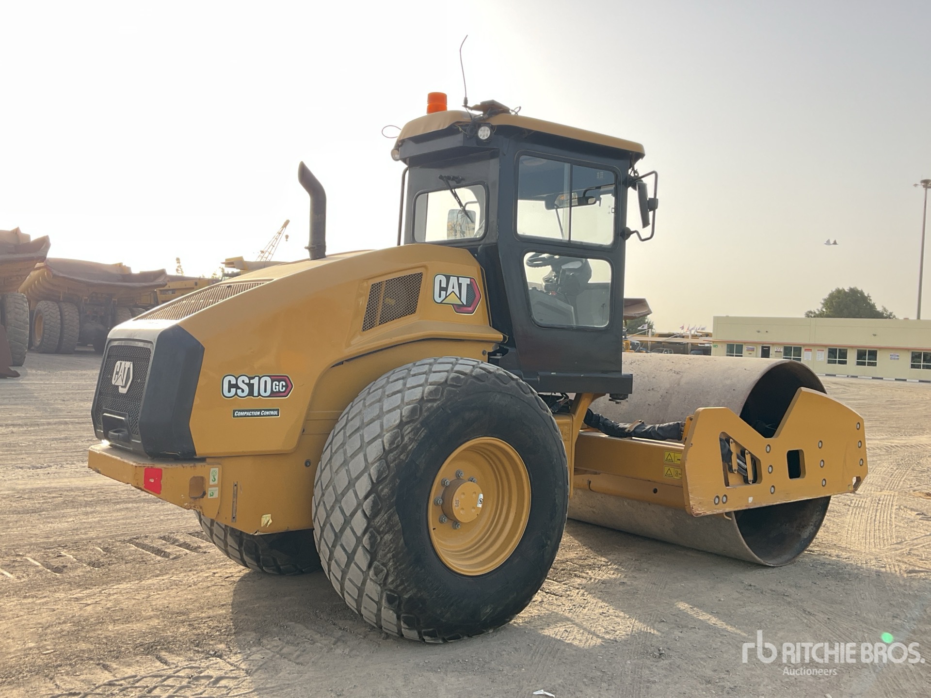 General Appearance with Bild, Ecke hinten rechts