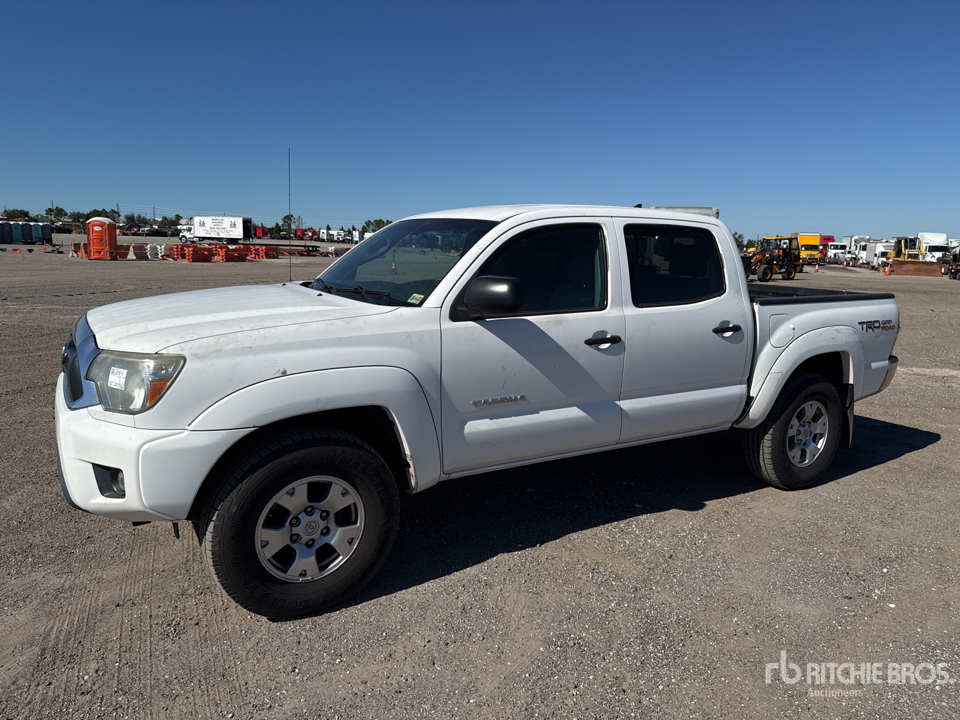 General Appearance with Foto, angolo anteriore sinistro