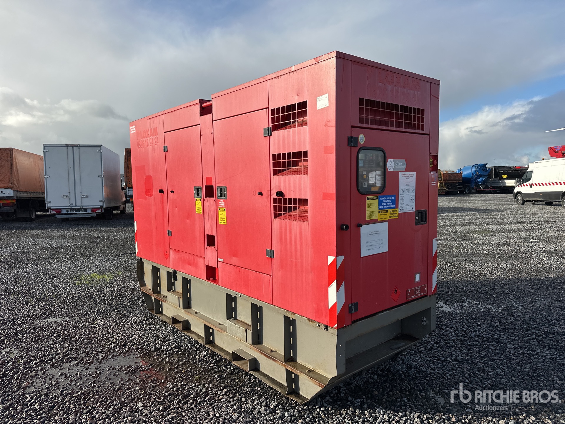 General Appearance with Picture, Left Rear Corner