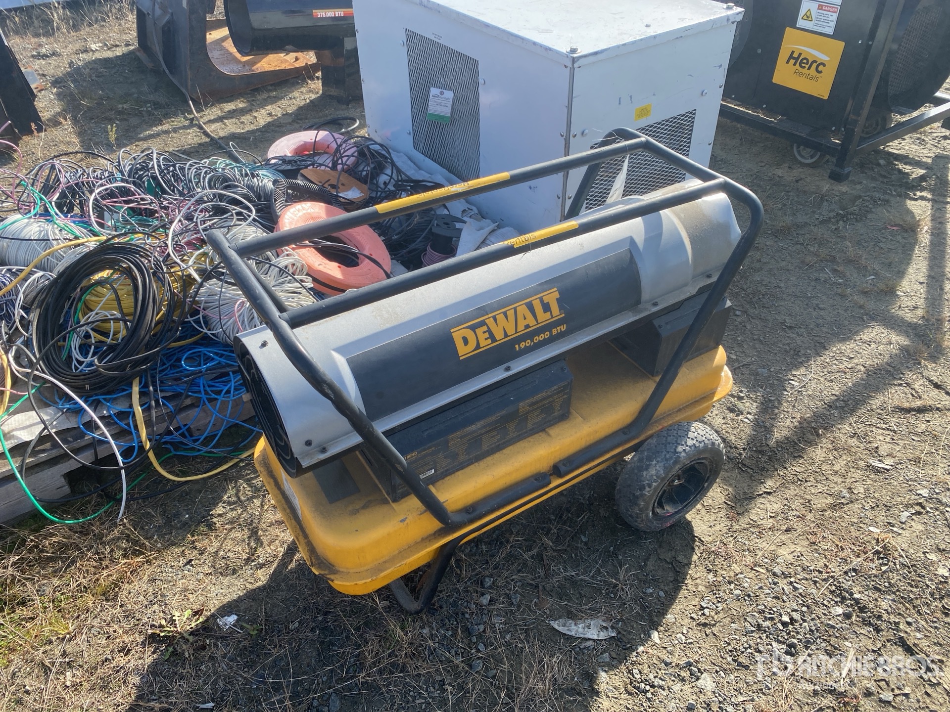 General Appearance with Bild, Ecke vorne links