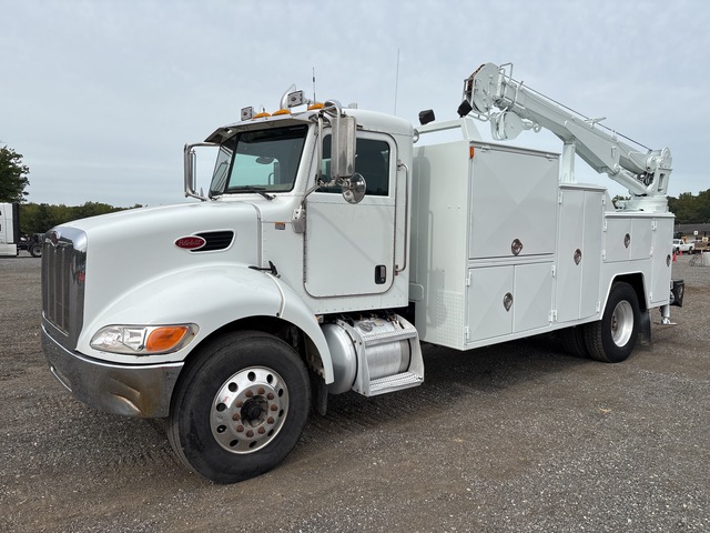 2006 Peterbilt 335 4x2 Service Truck 2006 Peterbilt 335 4x2 Service Truck
