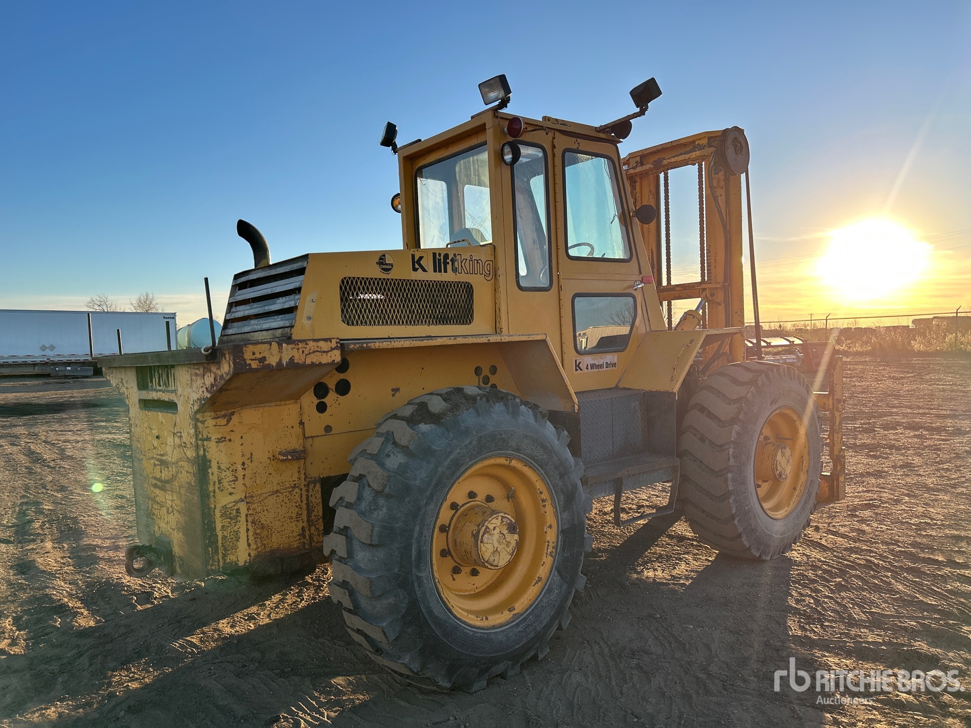 Aspect général with Image, coin arrière droit