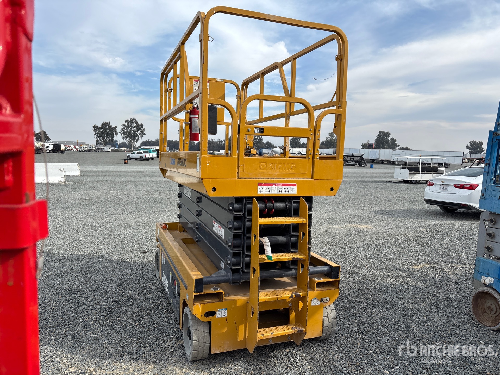 General Appearance with Bild, Ecke hinten links