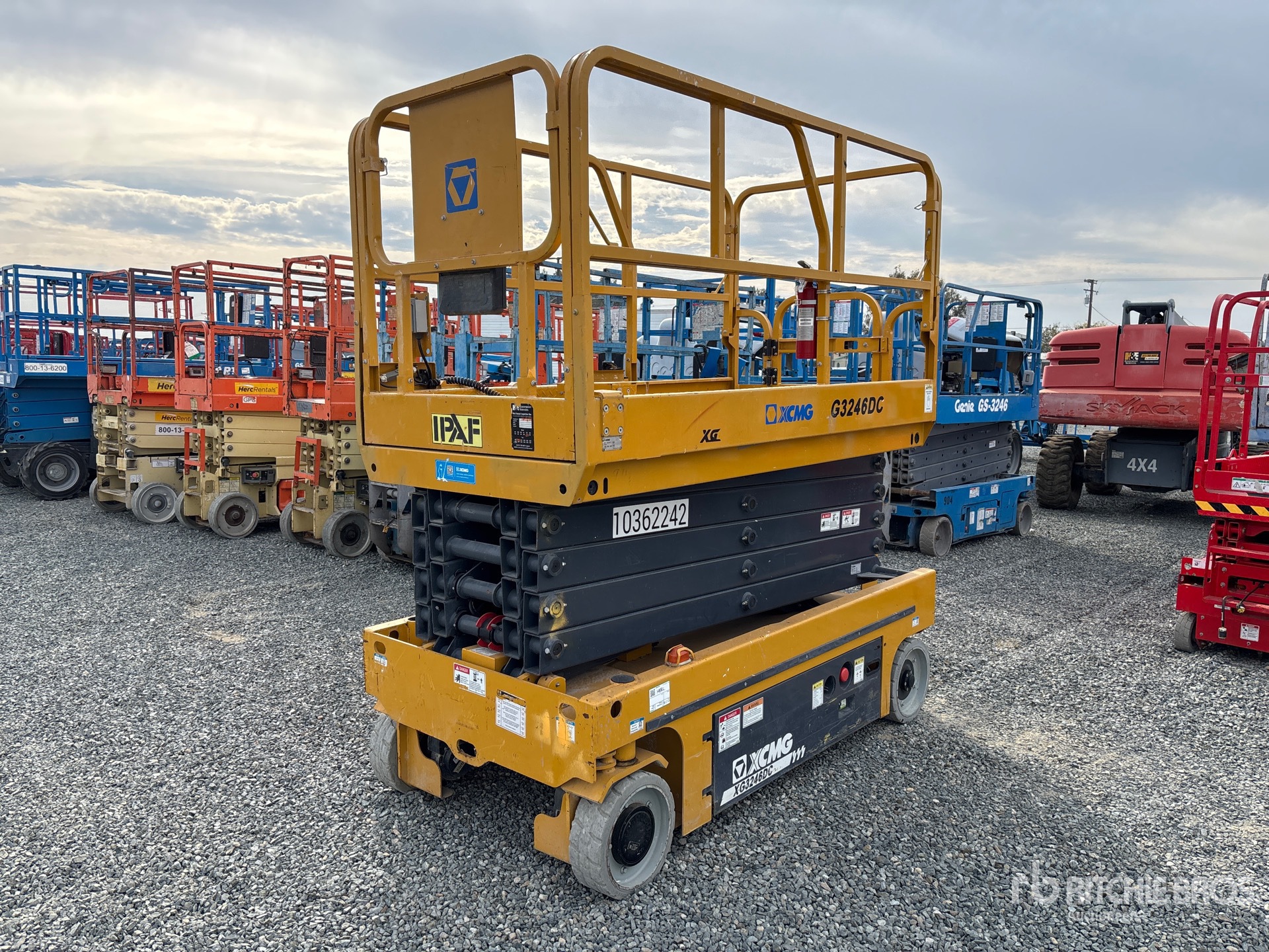 General Appearance with Bild, Ecke vorne links