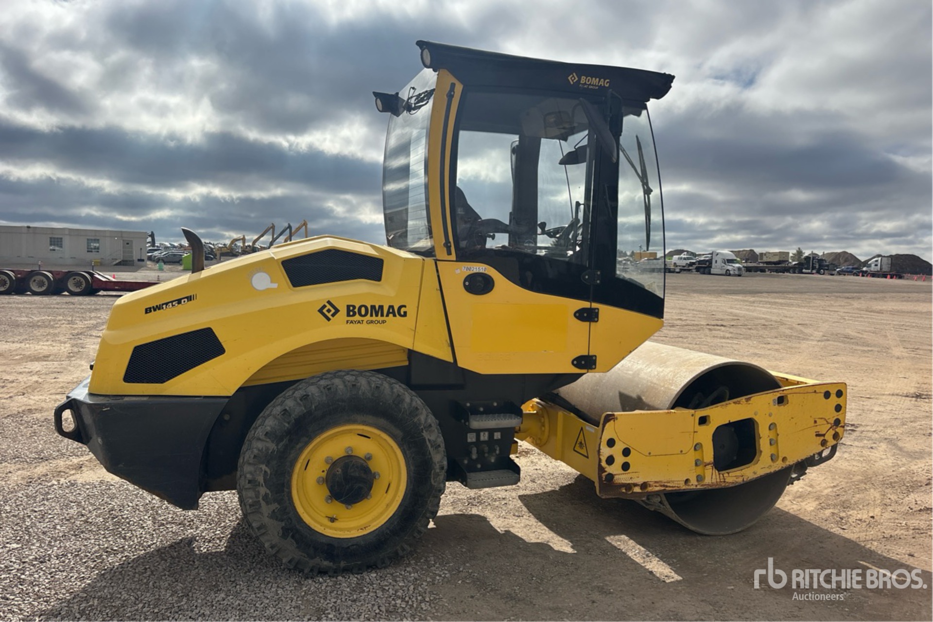 General Appearance with Bild, Ecke hinten rechts