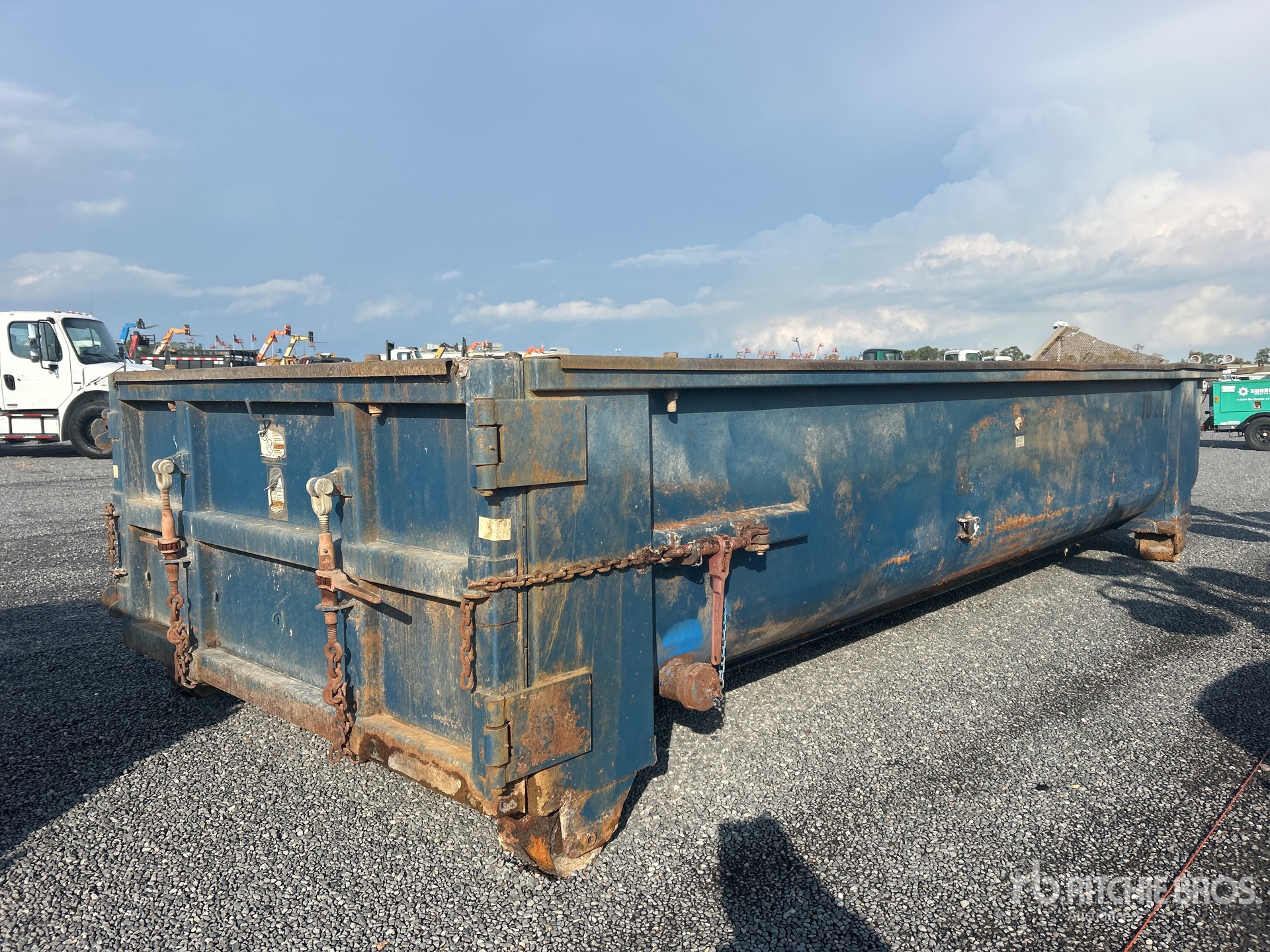 General Appearance with Foto, angolo anteriore sinistro