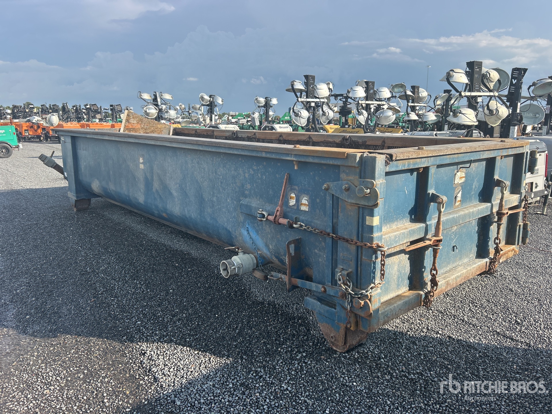 General Appearance with Foto, angolo posteriore sinistro