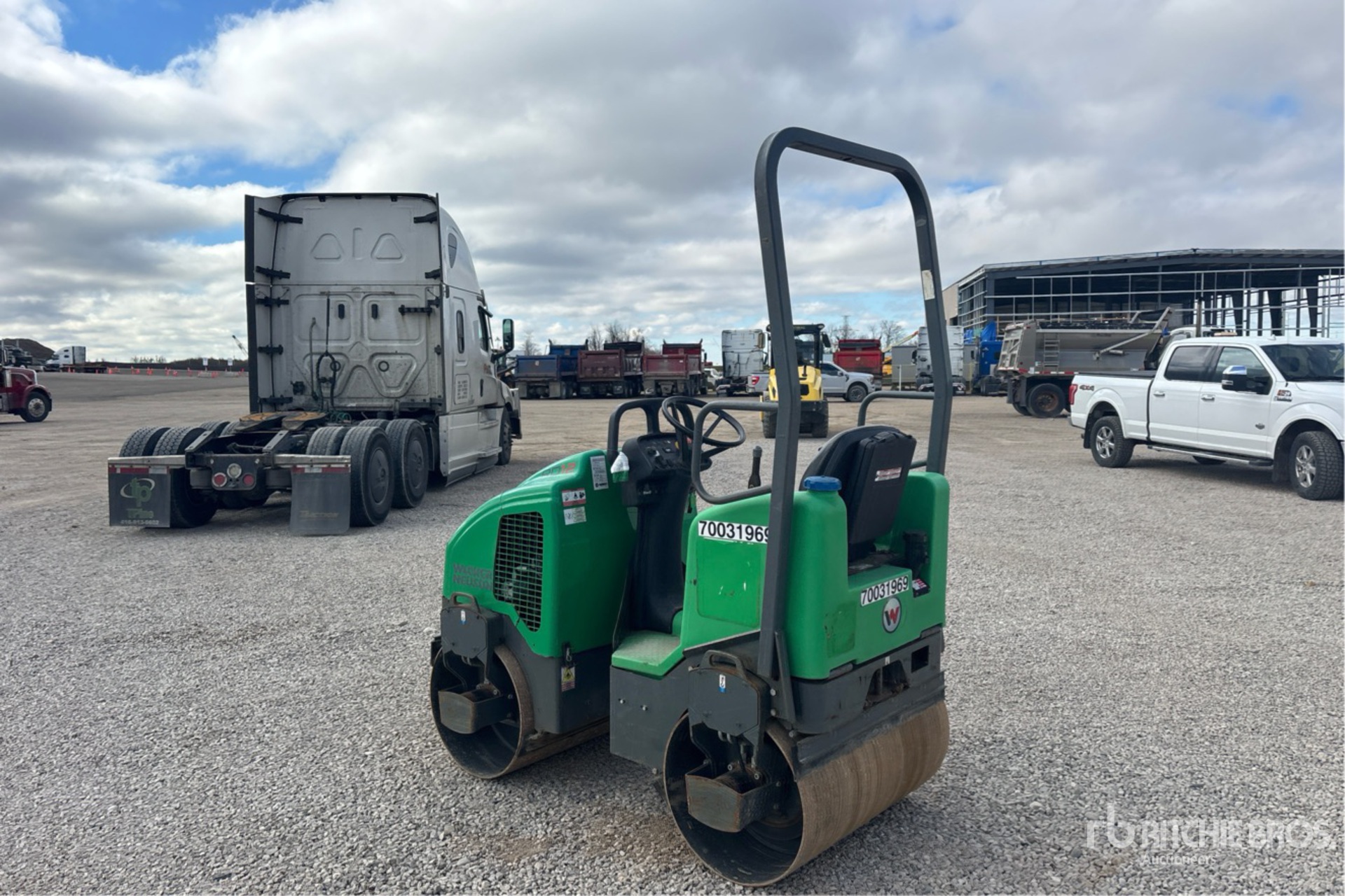 General Appearance with Bild, Ecke hinten links