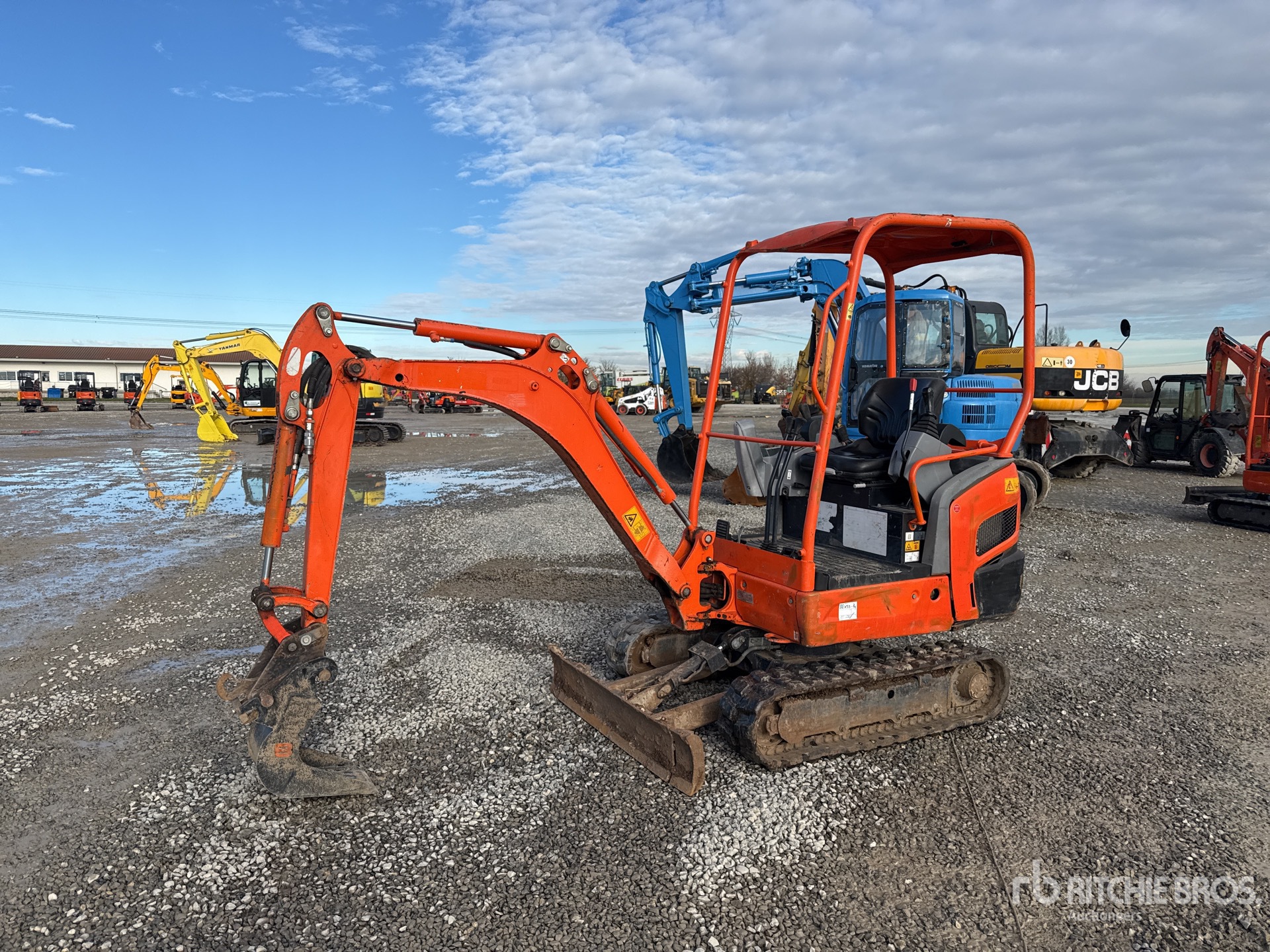 General Appearance with Picture, Left Front Corner