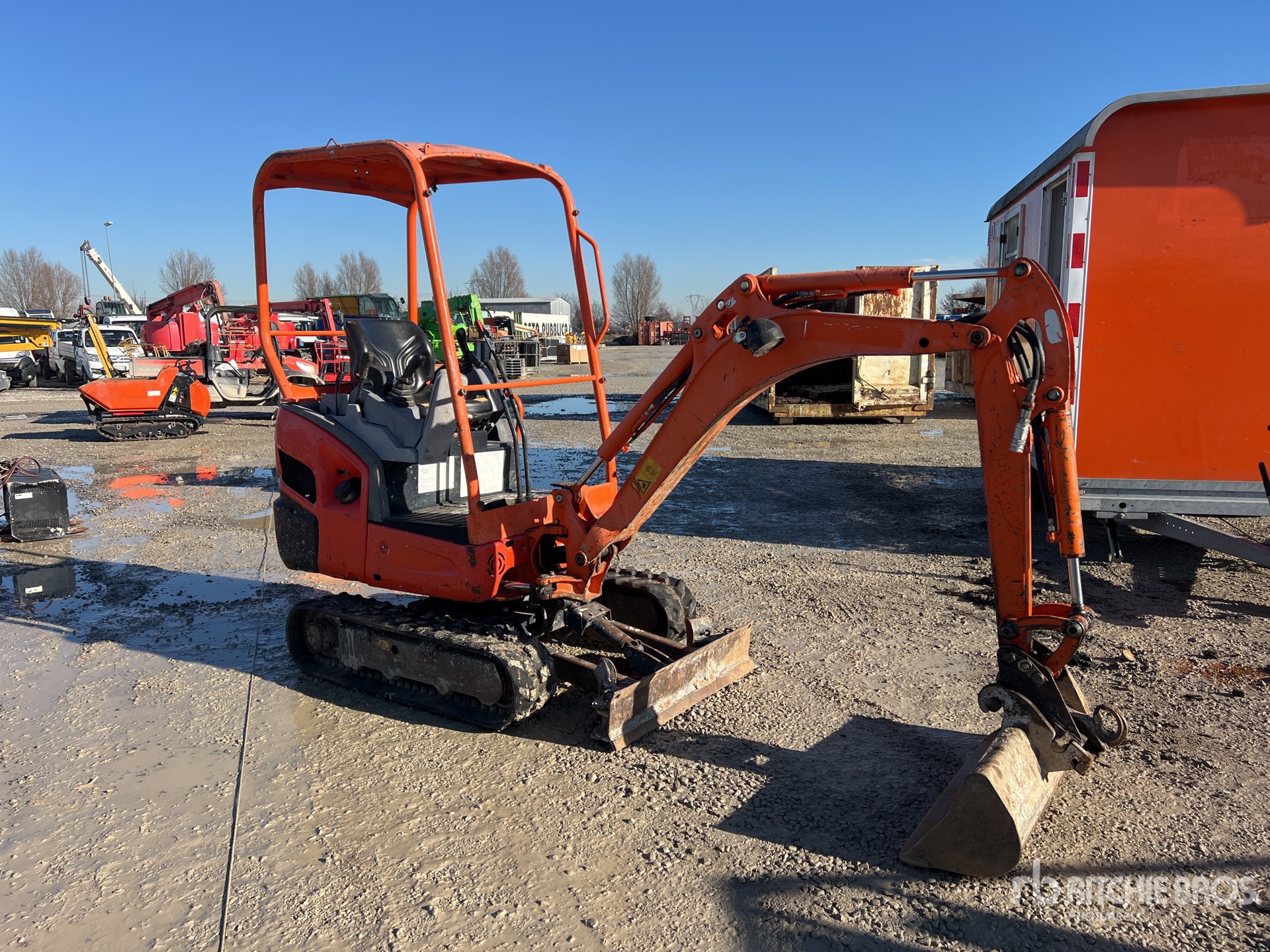 General Appearance with Picture, Right Front Corner