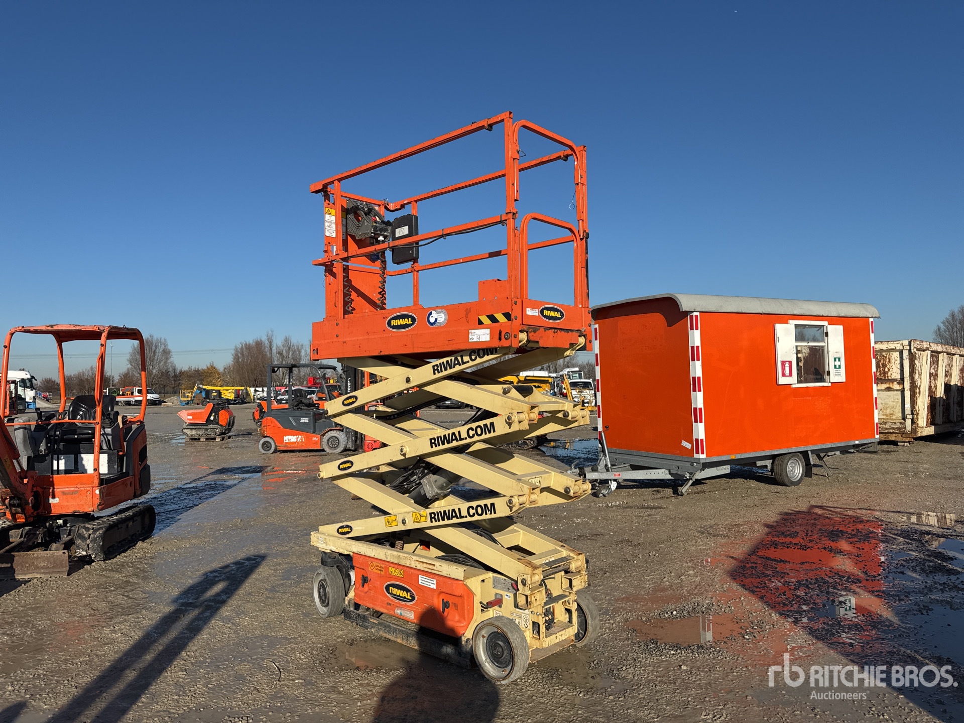 General Appearance with Picture, Left Front Corner