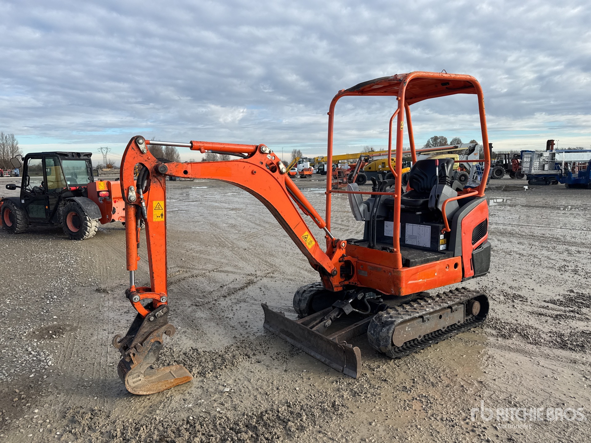 General Appearance with Picture, Left Front Corner