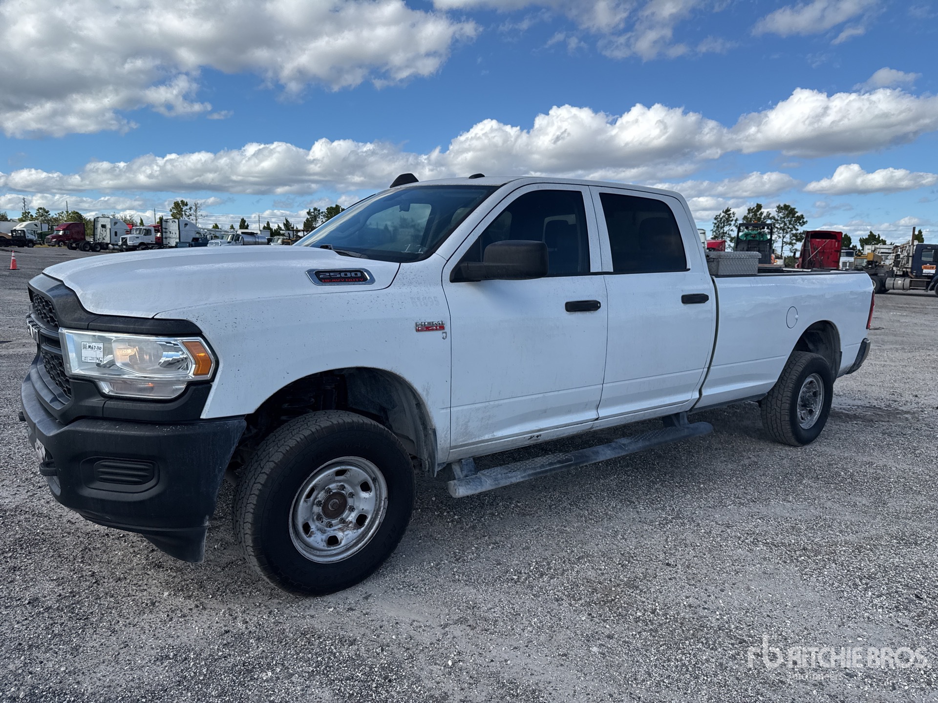 General Appearance with Image, coin avant gauche