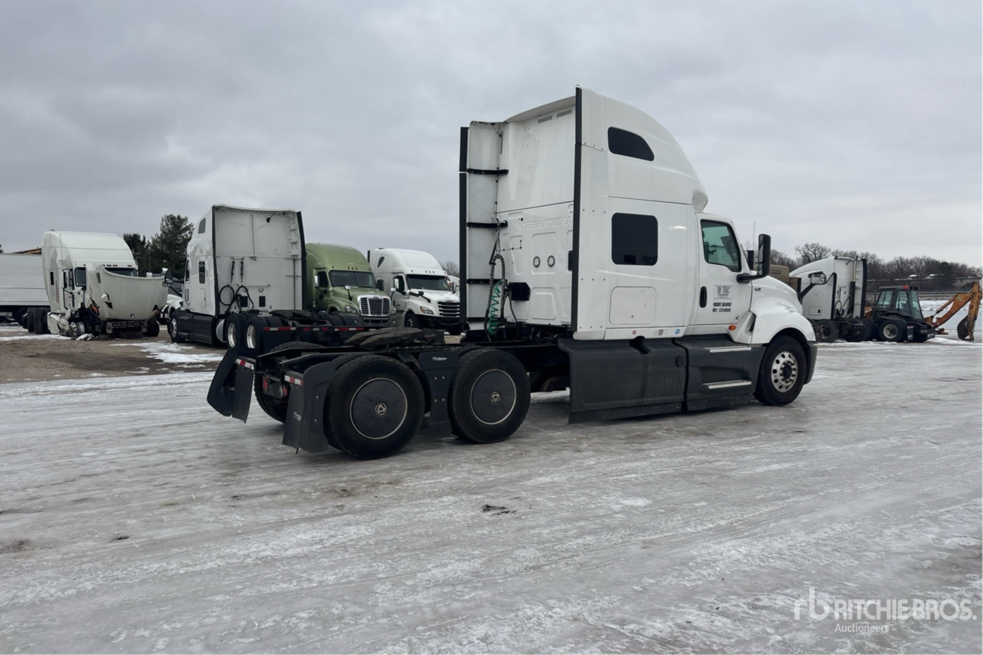 Aspect général with Image, coin arrière droit