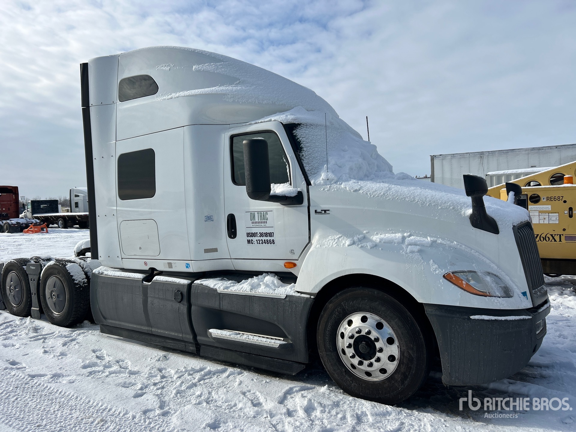 General Appearance with Picture, Right Front Corner