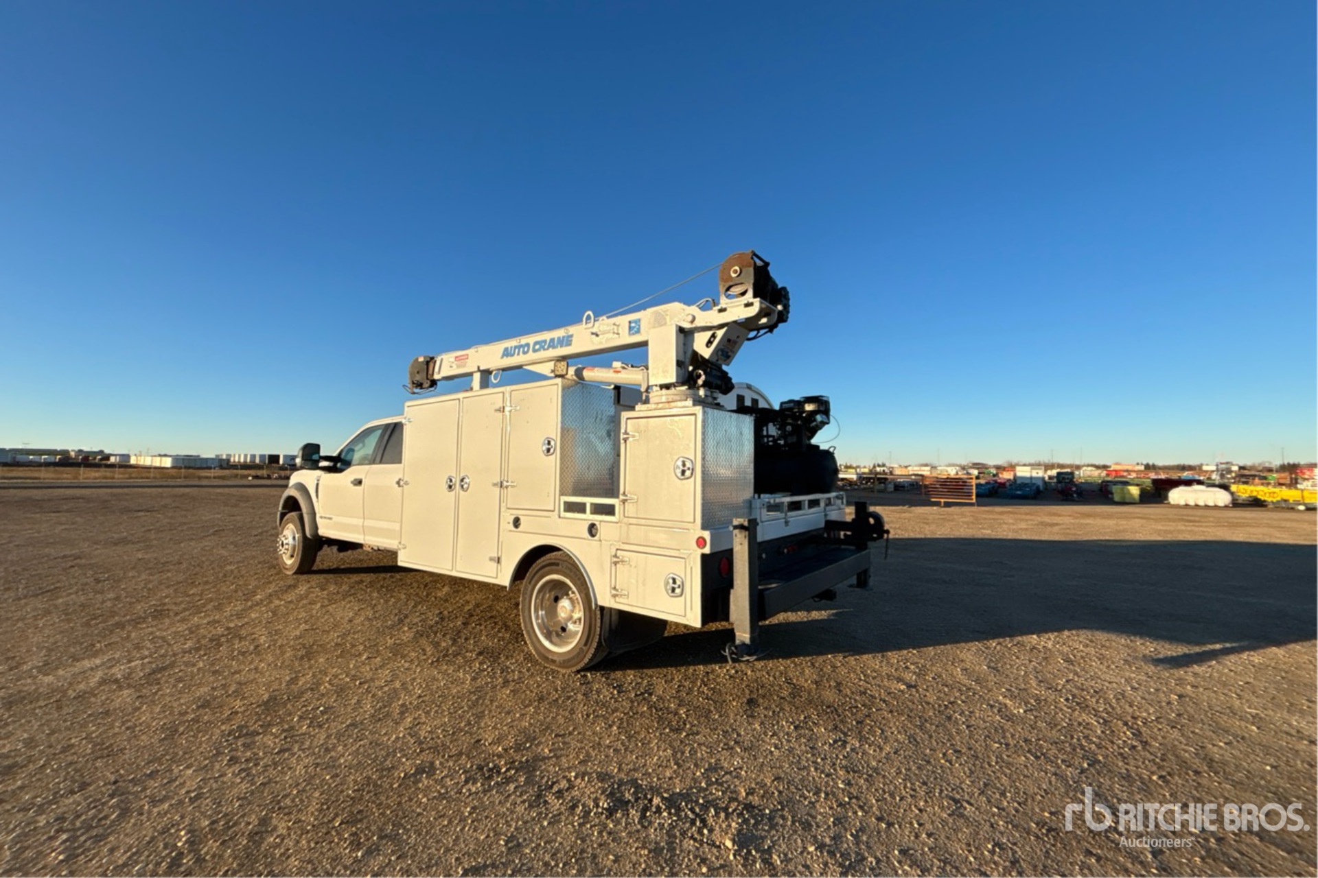 Aspect général with Image, coin arrière gauche