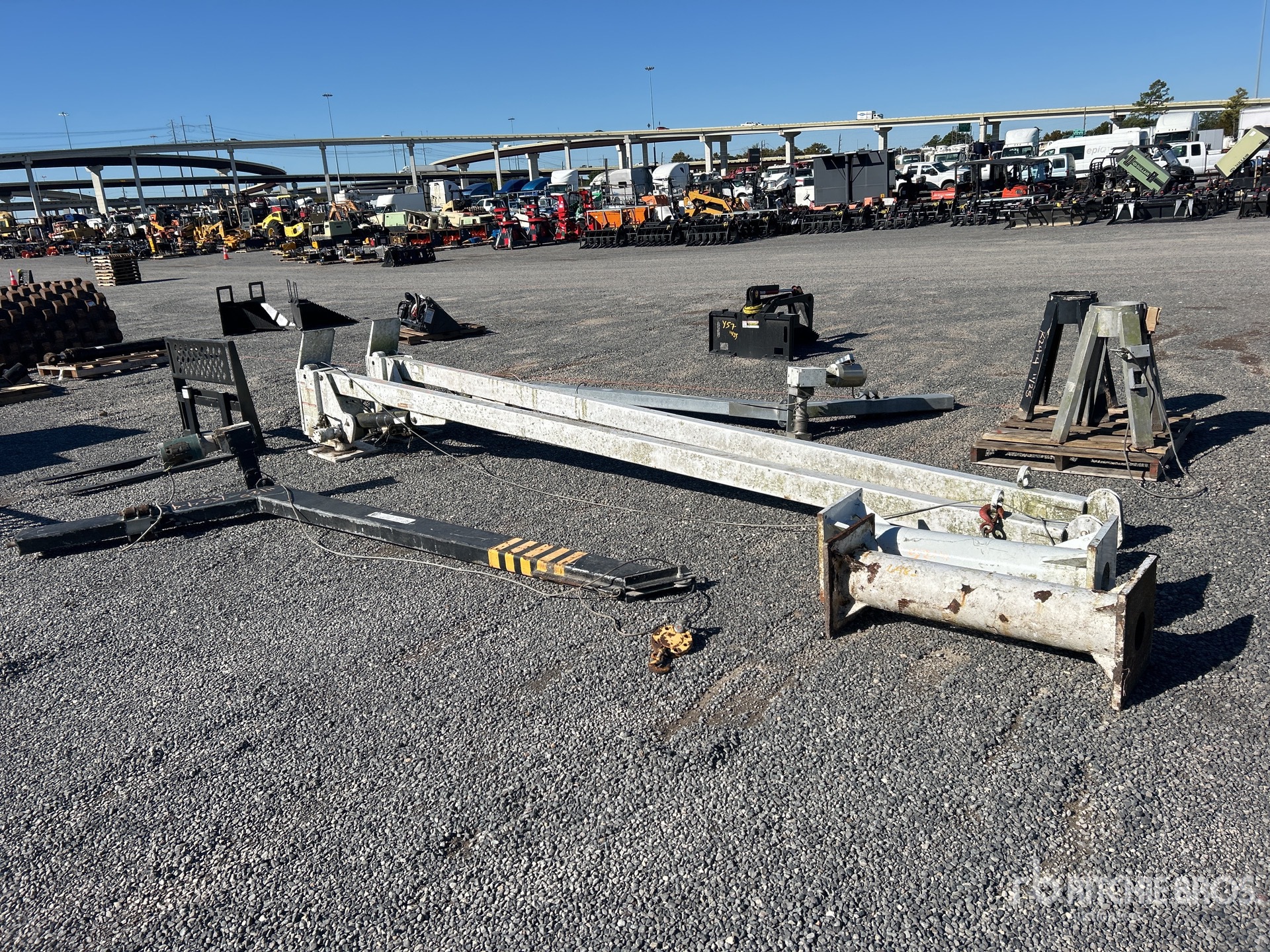 General Appearance with Bild, Ecke vorne links