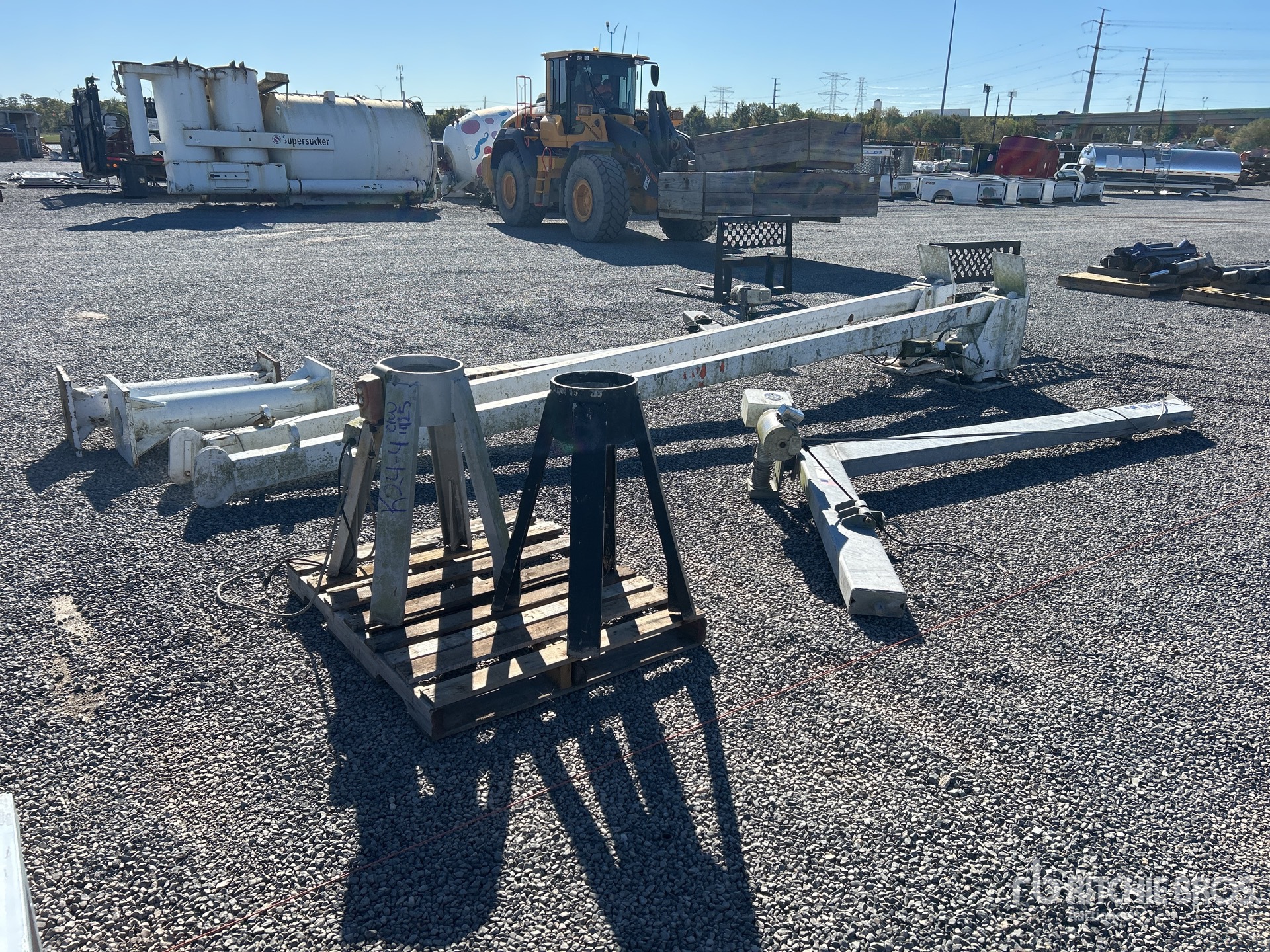 General Appearance with Bild, Ecke hinten links