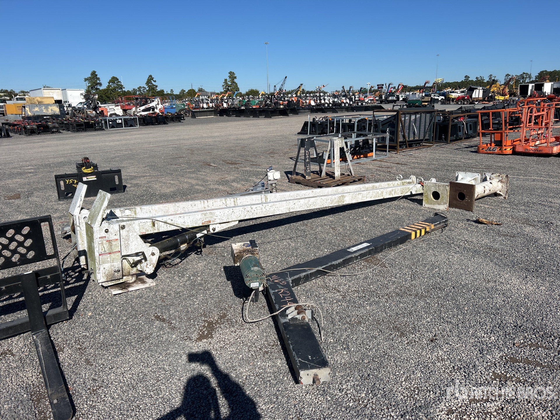 General Appearance with Bild, Ecke vorne rechts