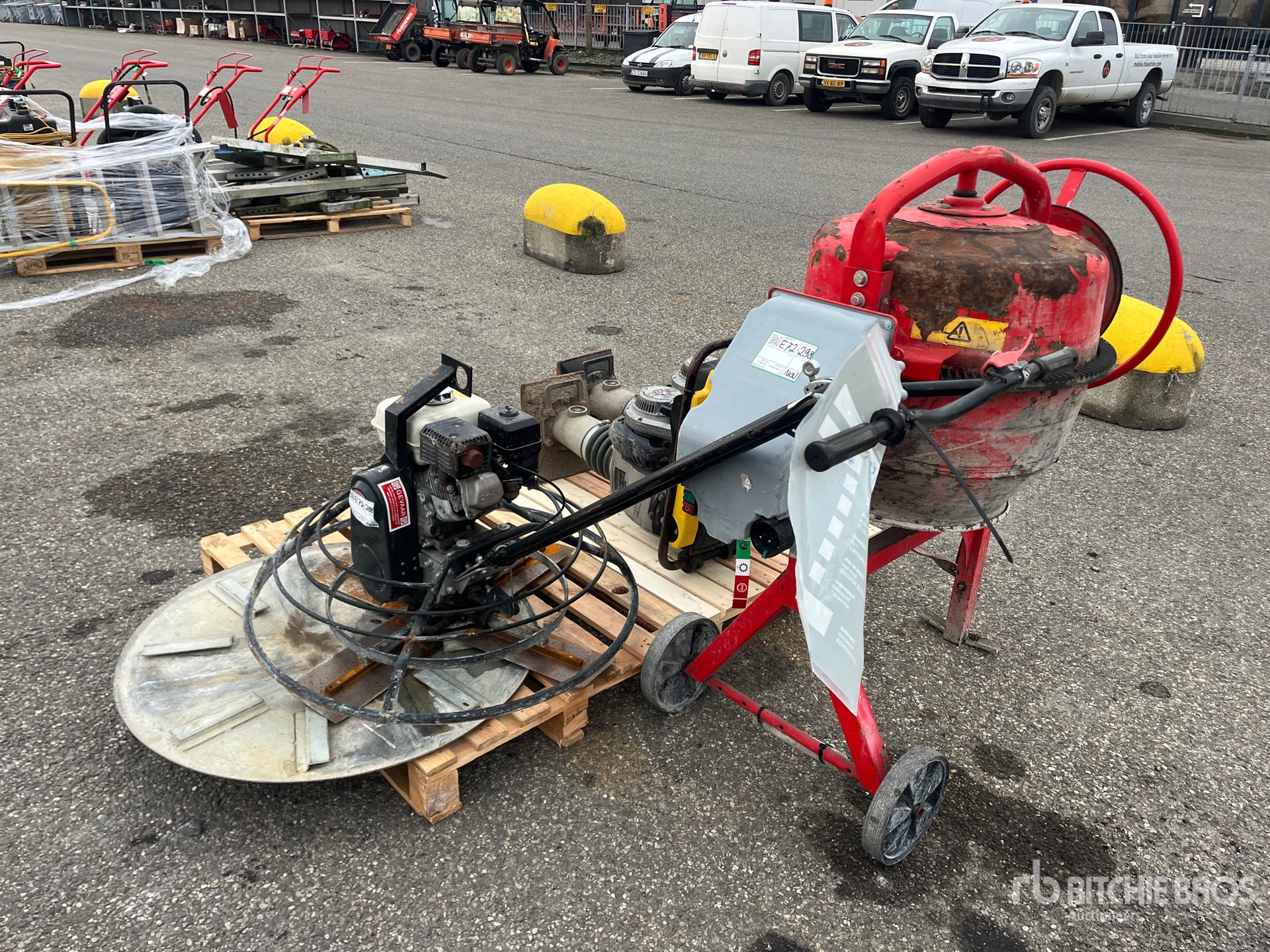 General Appearance with Picture, Left Rear Corner