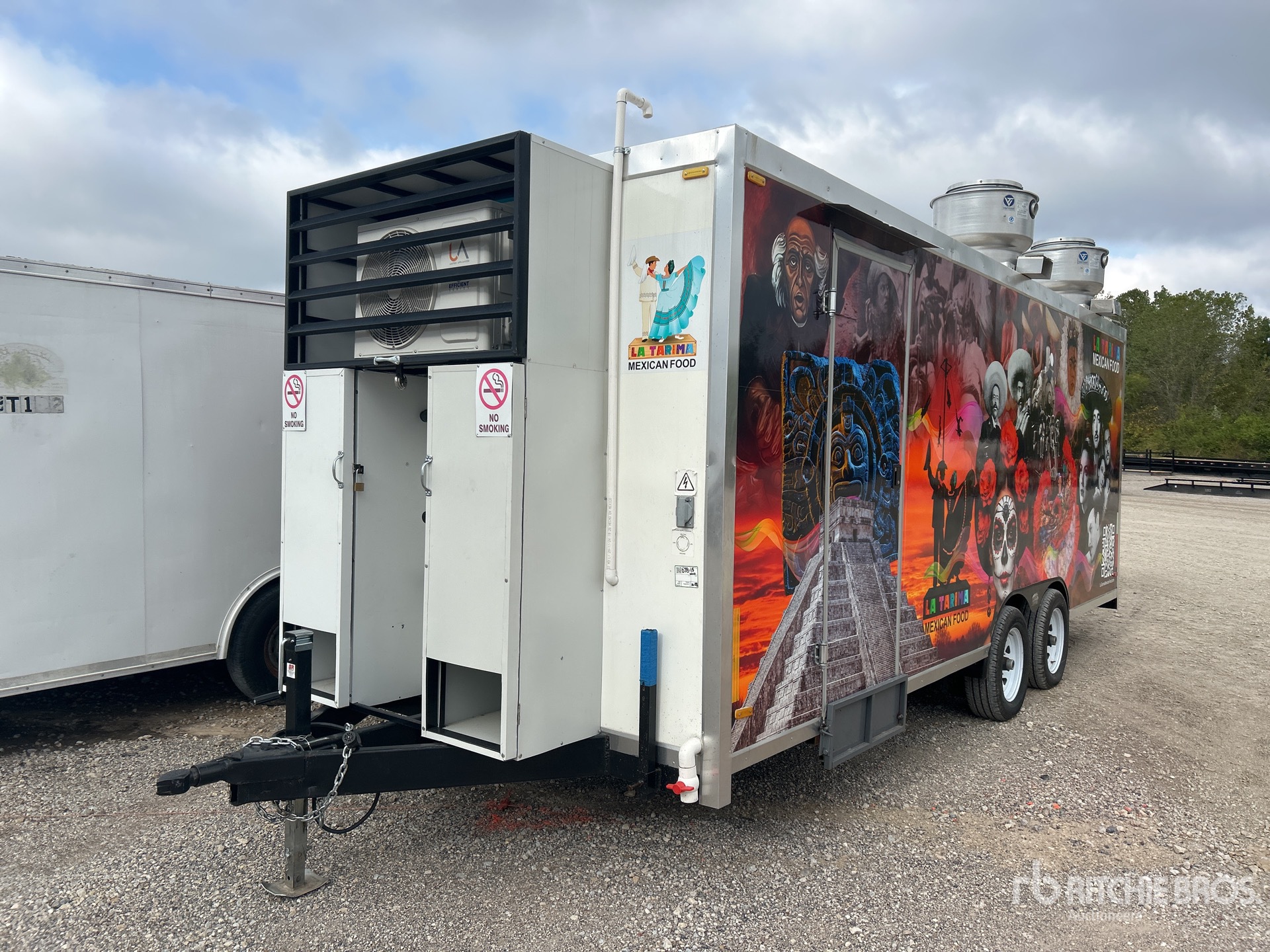 General Appearance with Bild, Ecke vorne links