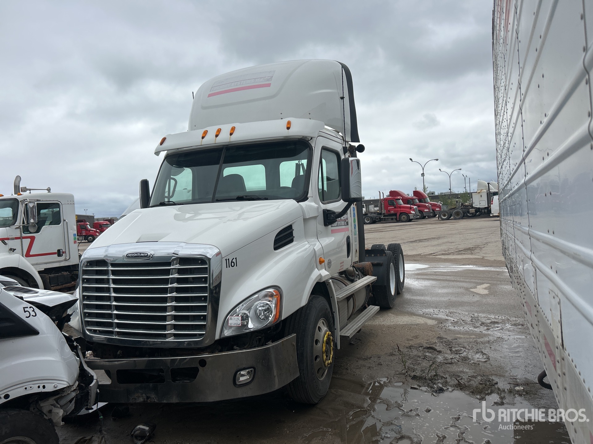 General Appearance with Image, coin avant gauche