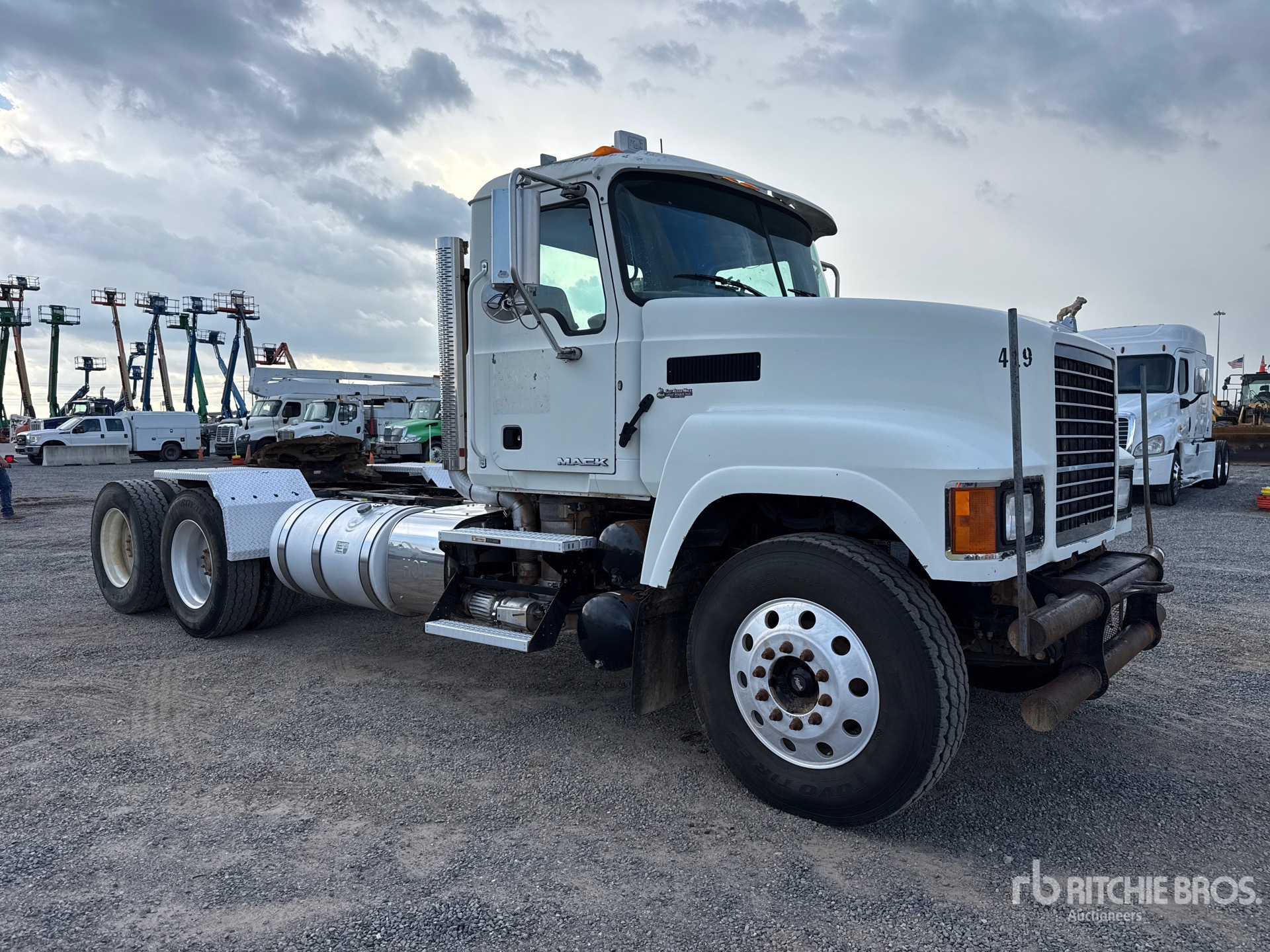 General Appearance with Picture, Right Front Corner