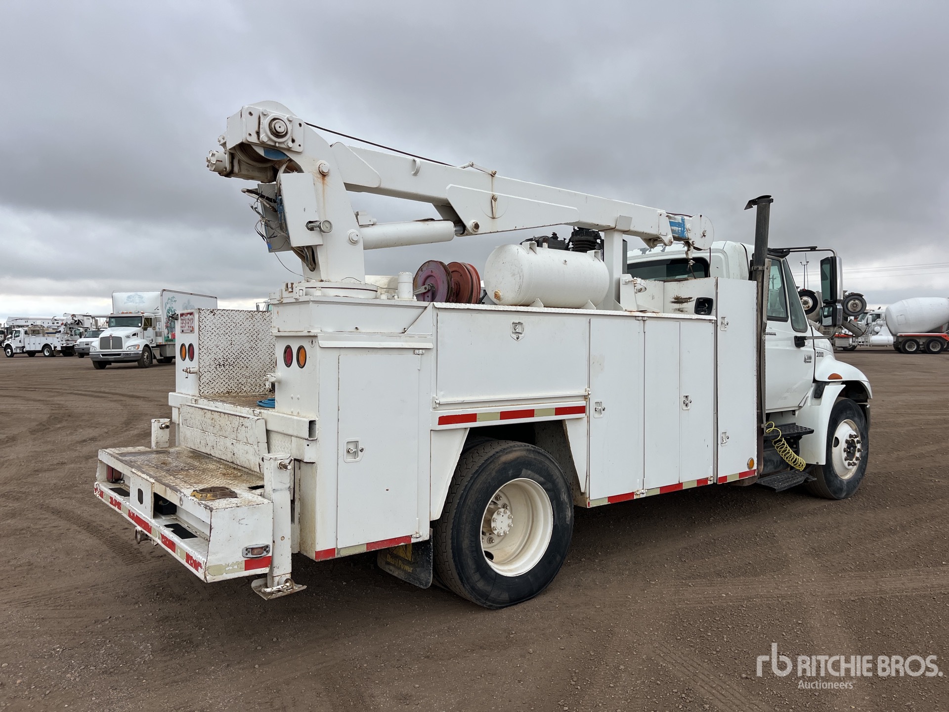 General Appearance with Picture, Right Rear Corner