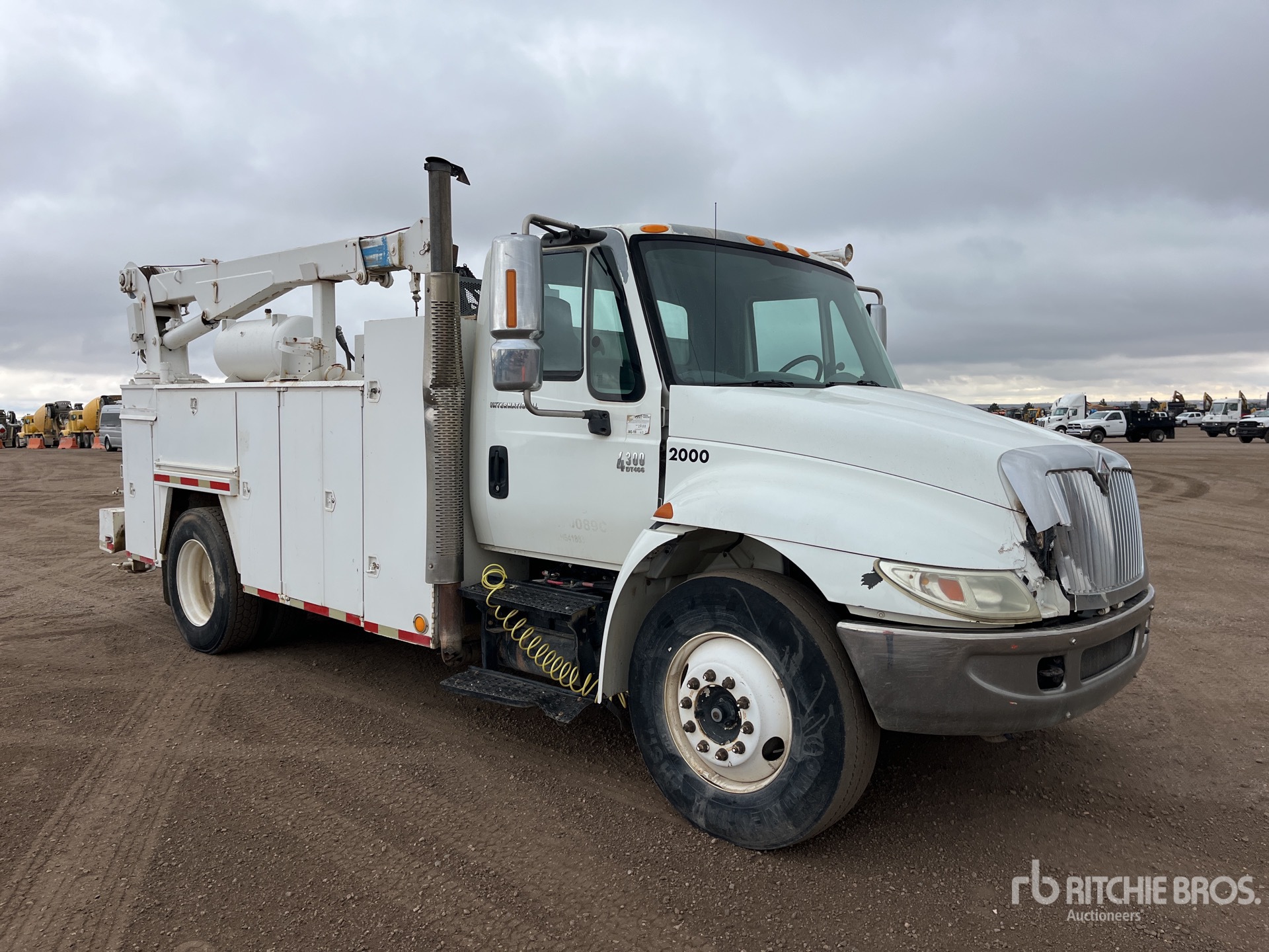 General Appearance with Picture, Right Front Corner