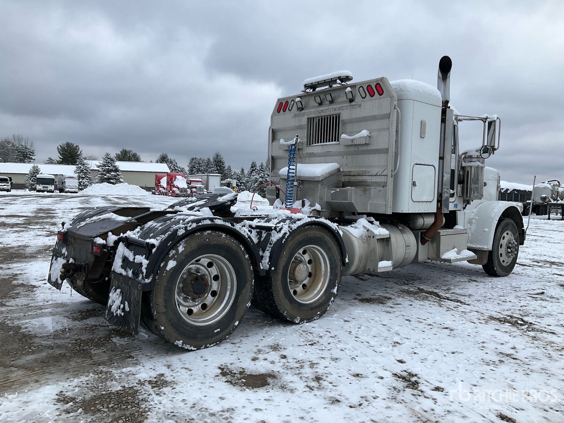 Aspect général with Image, coin arrière droit