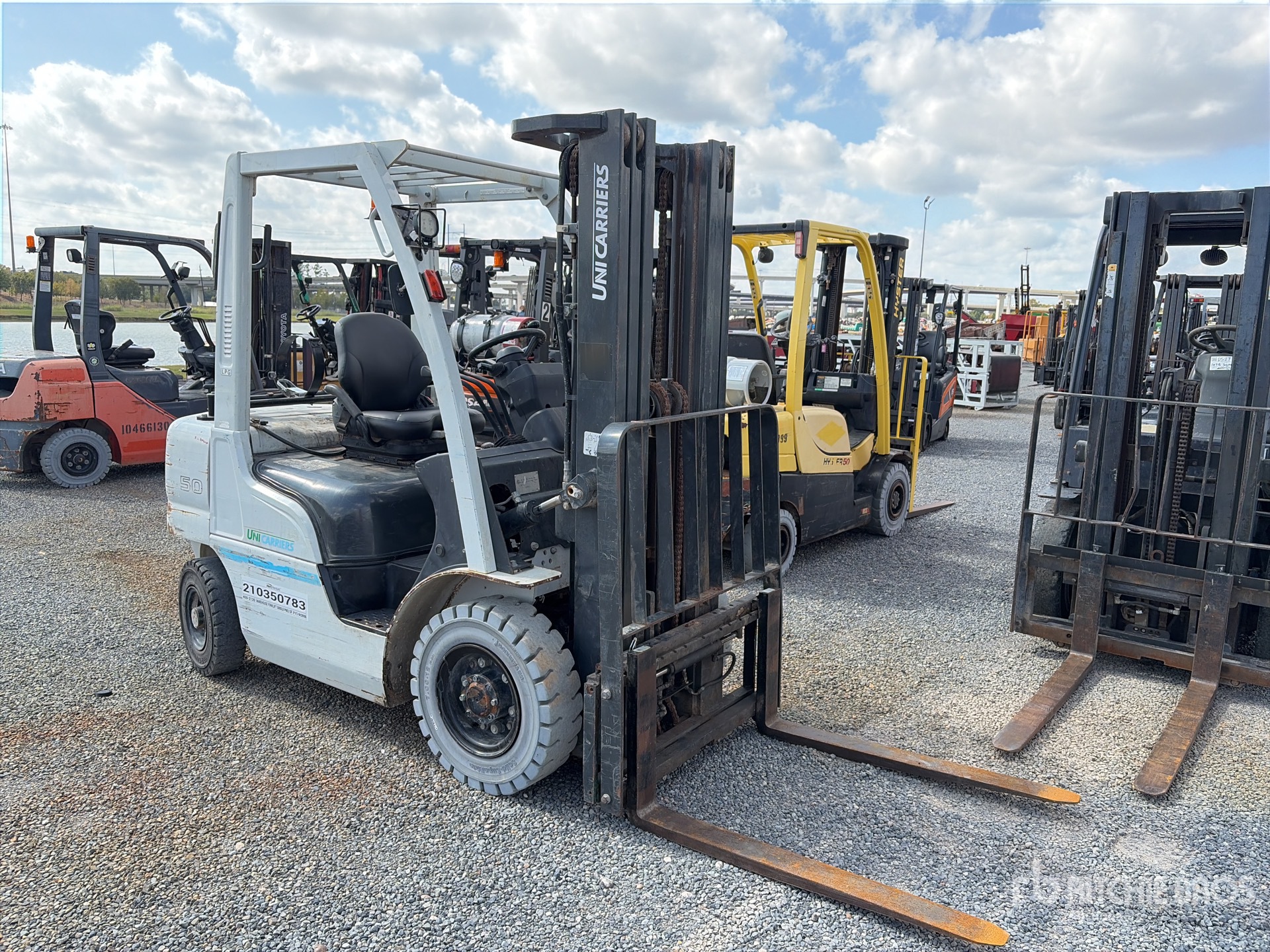 Aspect général with Image, coin avant droit