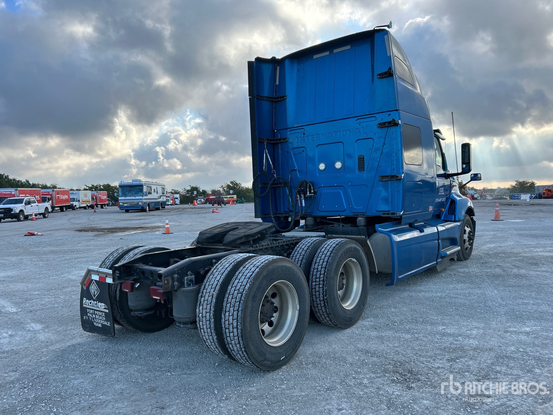 General Appearance with Image, coin arrière droit