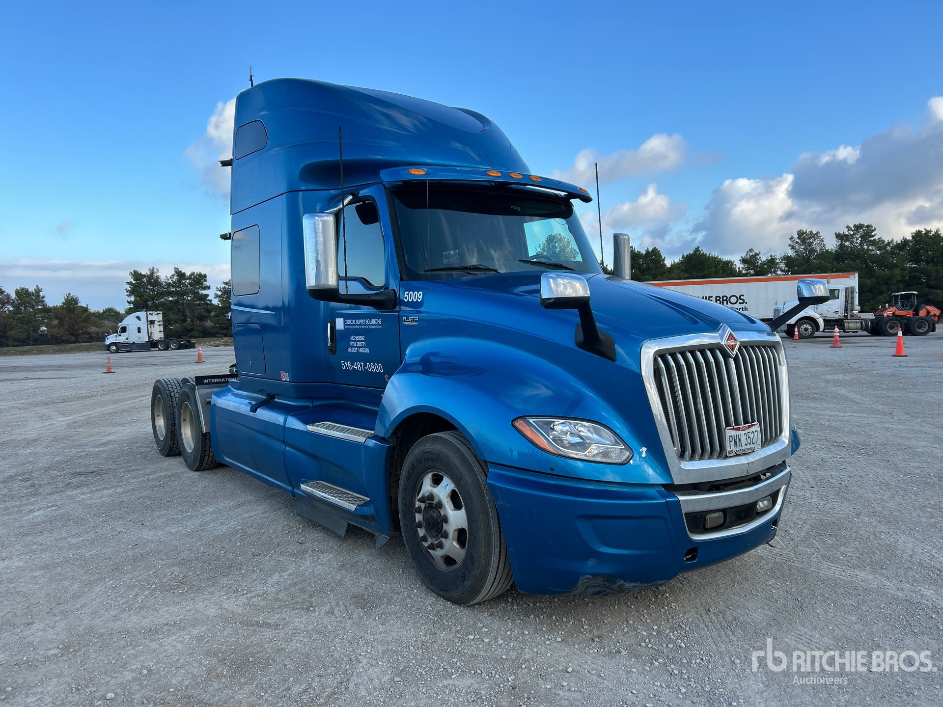 General Appearance with Image, coin avant droit