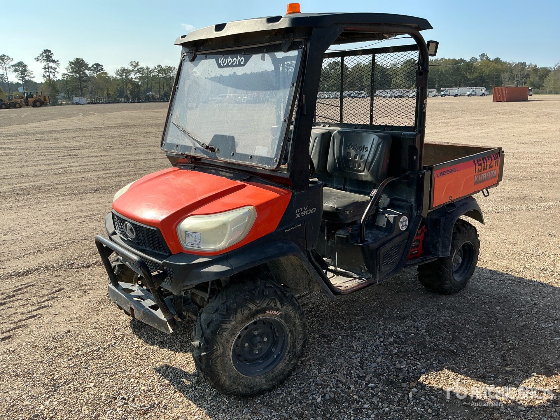 General Appearance with Bild, Ecke vorne links