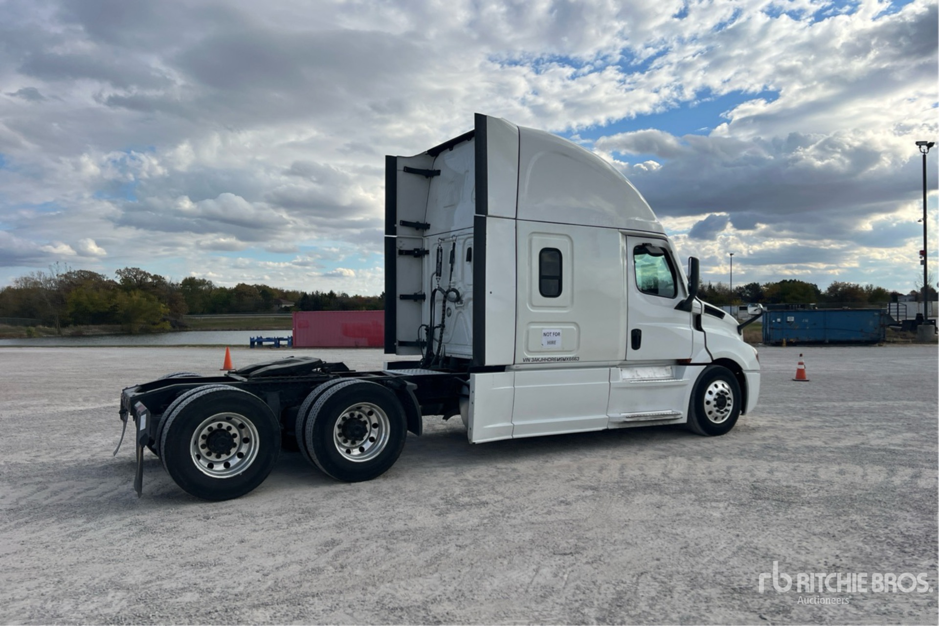 General Appearance with Zdjęcie, prawy dolny róg