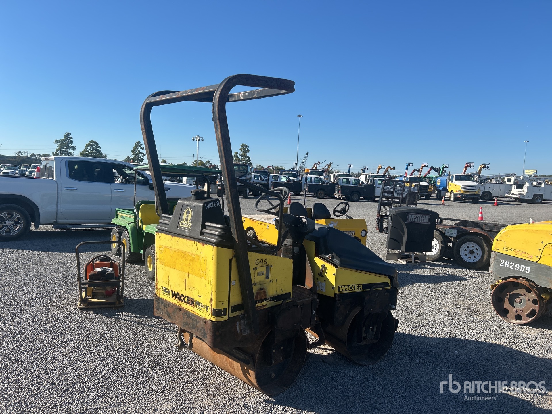 General Appearance with Imagen: esquina trasera derecha