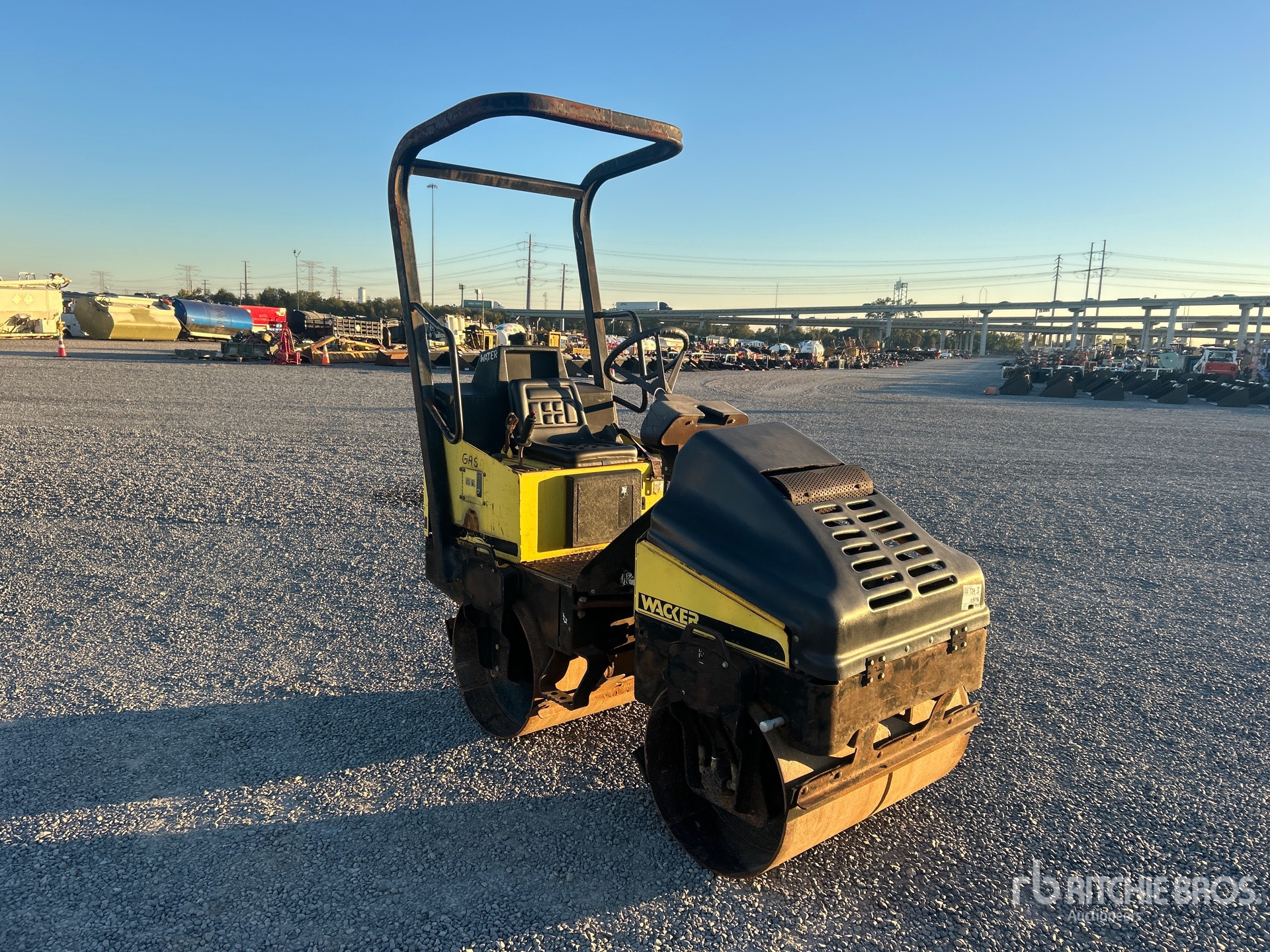 General Appearance with Bild, Ecke vorne rechts