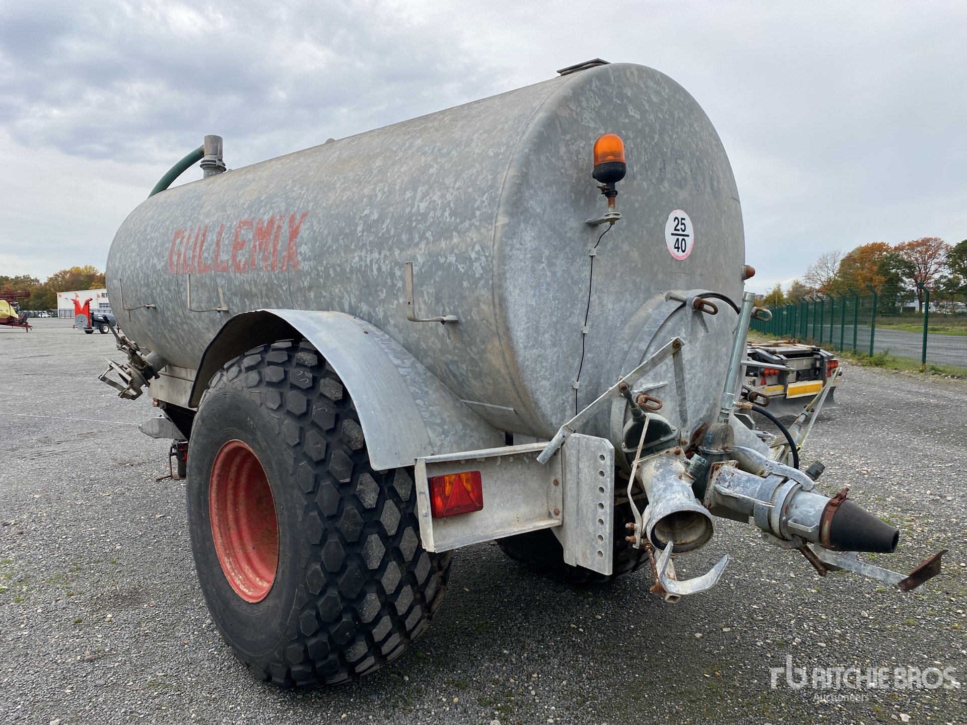 General Appearance with Bild, Ecke hinten links